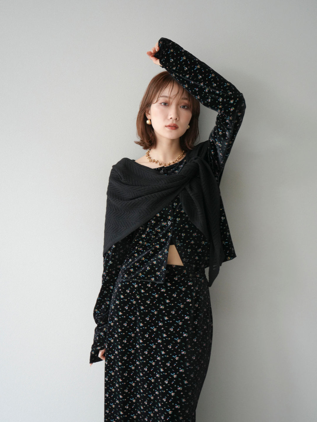 [SET]ベロアフラワープリントカーディガン+ベロアフラワープリントIラインスカート(2set)