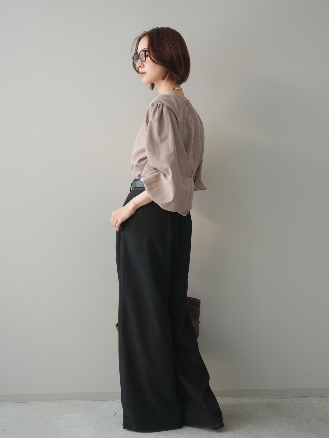 [予約]サテンベルトタックワイドパンツ/black