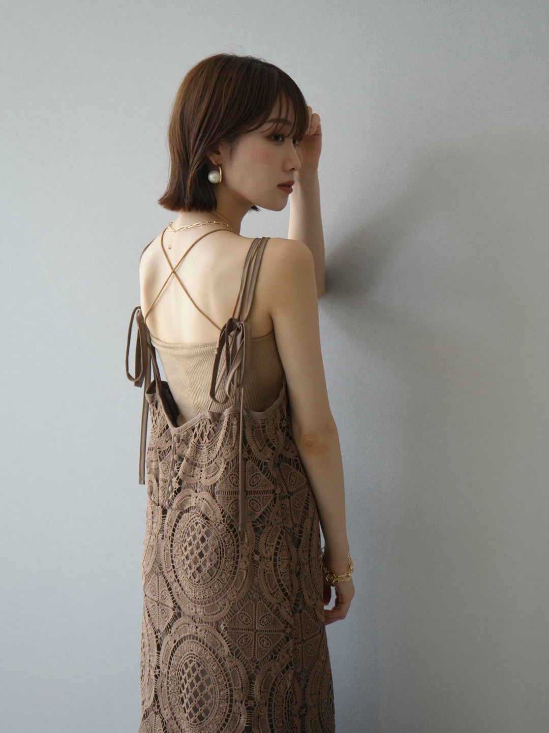 【預訂】化纖蕾絲吊帶連身裙/棕色