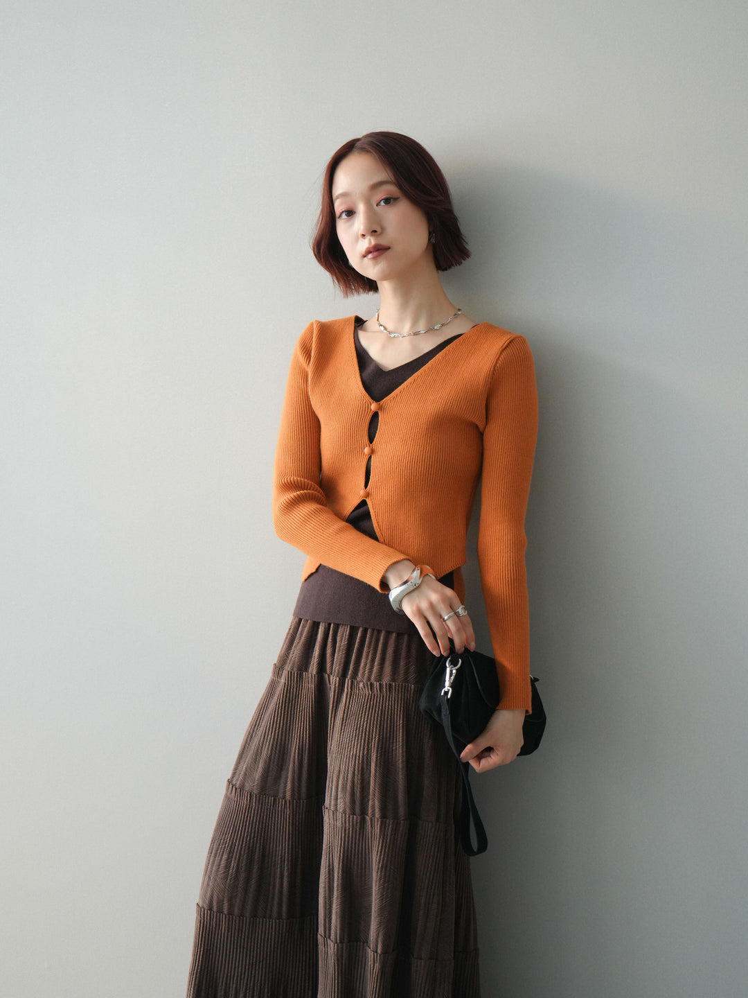 [SET]Vネック配色レイヤードスリットニットトップス+型押しスエードティアードプリーツスカート(2set)