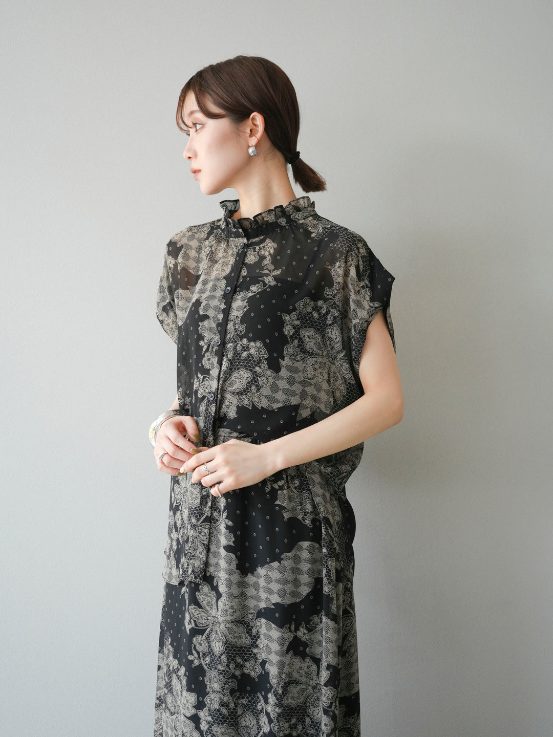 [SET] 花朵圖案法式袖襯衫 + 花朵圖案喇叭裙 (2 套)