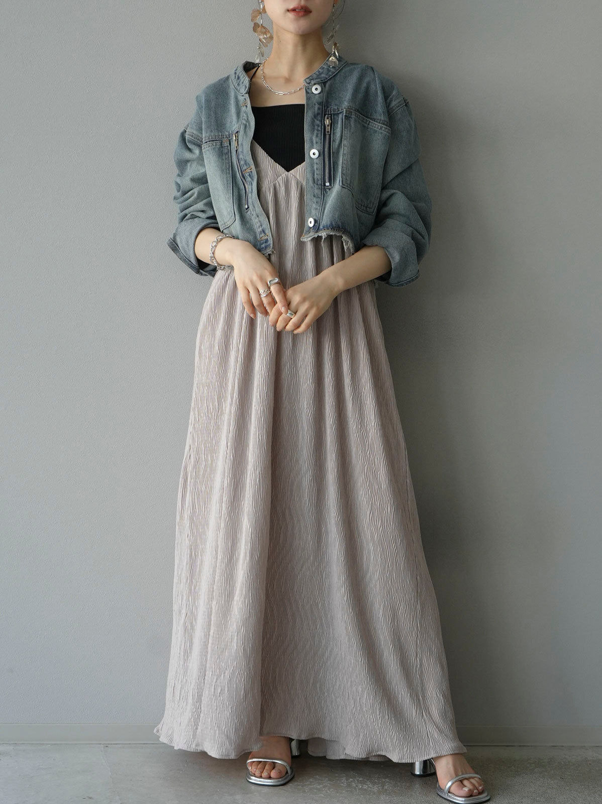 楊柳三つ編みストリングキャミワンピース/グレージュ – Lumier