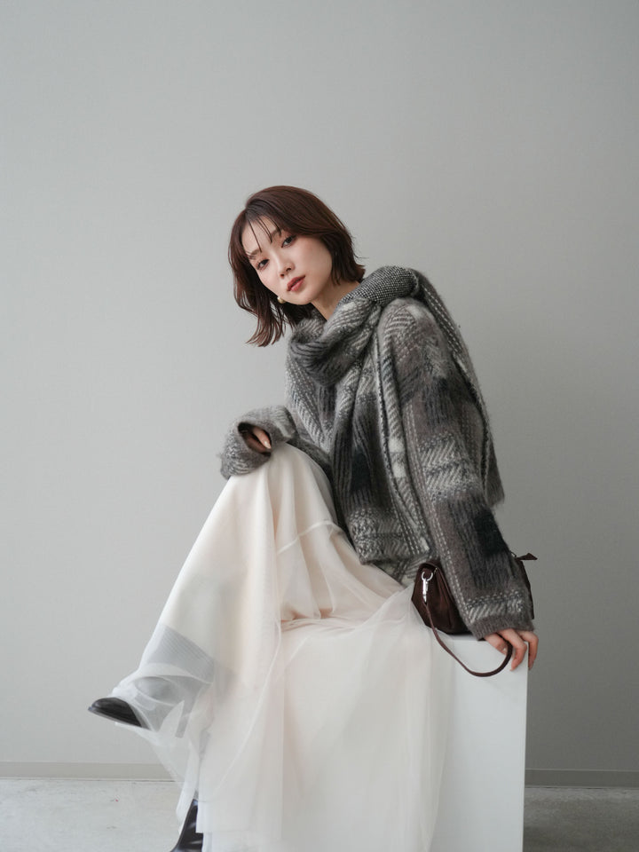 [予約]ストール付シャギーチェックニットプルオーバー/brown