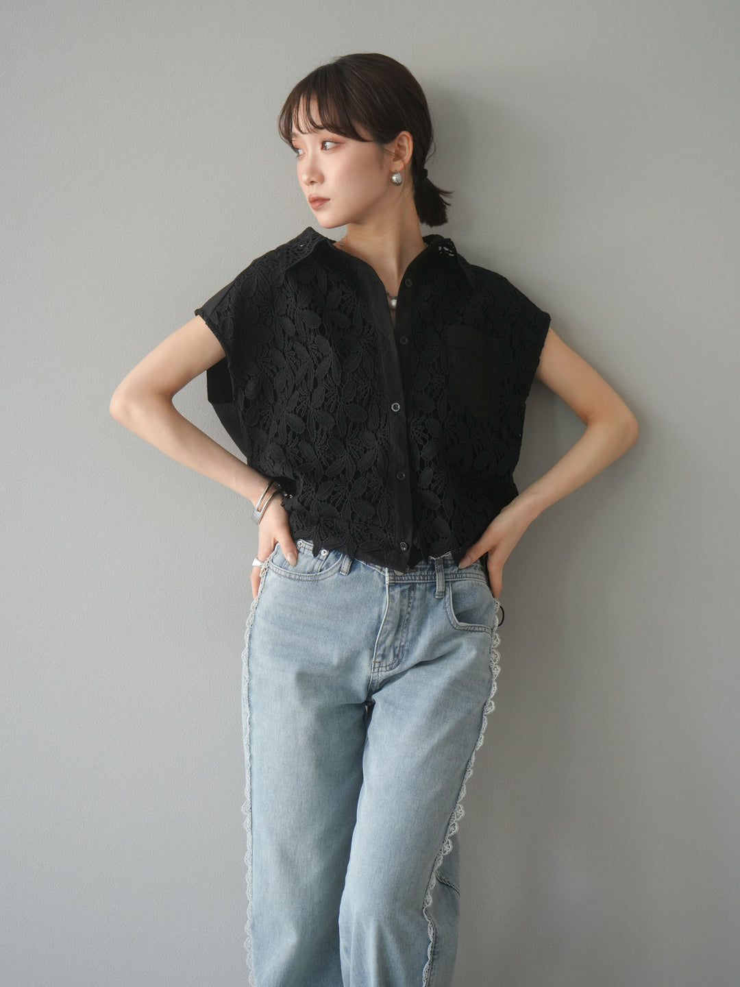 【預購】蕾絲分層抽繩襯衫/黑色