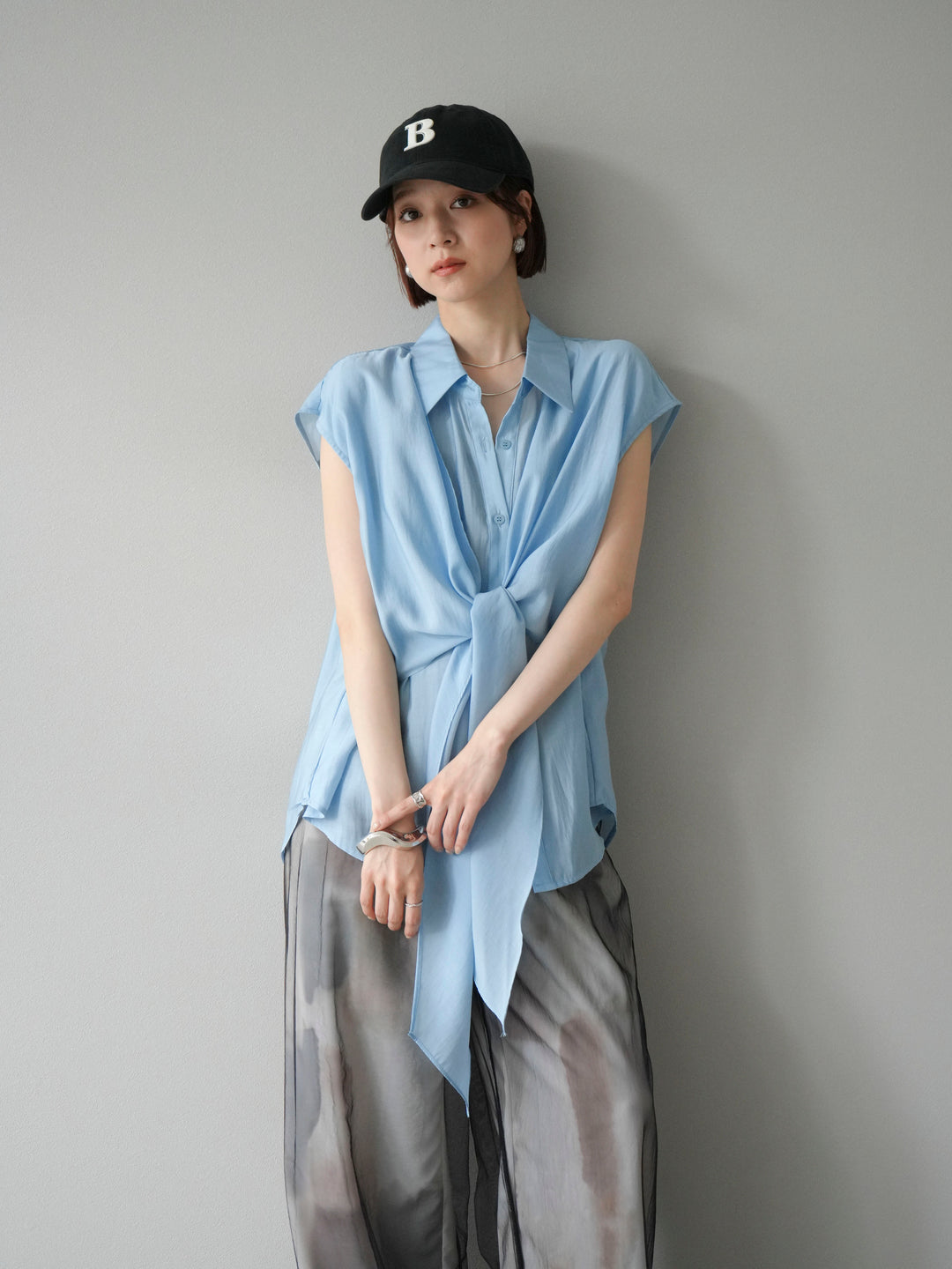 [SET] 前繫帶透視上衣 + 水彩藝術休閒褲 + 繩繡薄紗疊穿褲 (3 件套)