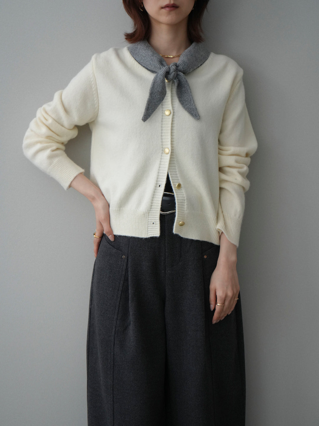 [SET]デザイン襟ニットカーディガン+選べるアクセセット(2set)