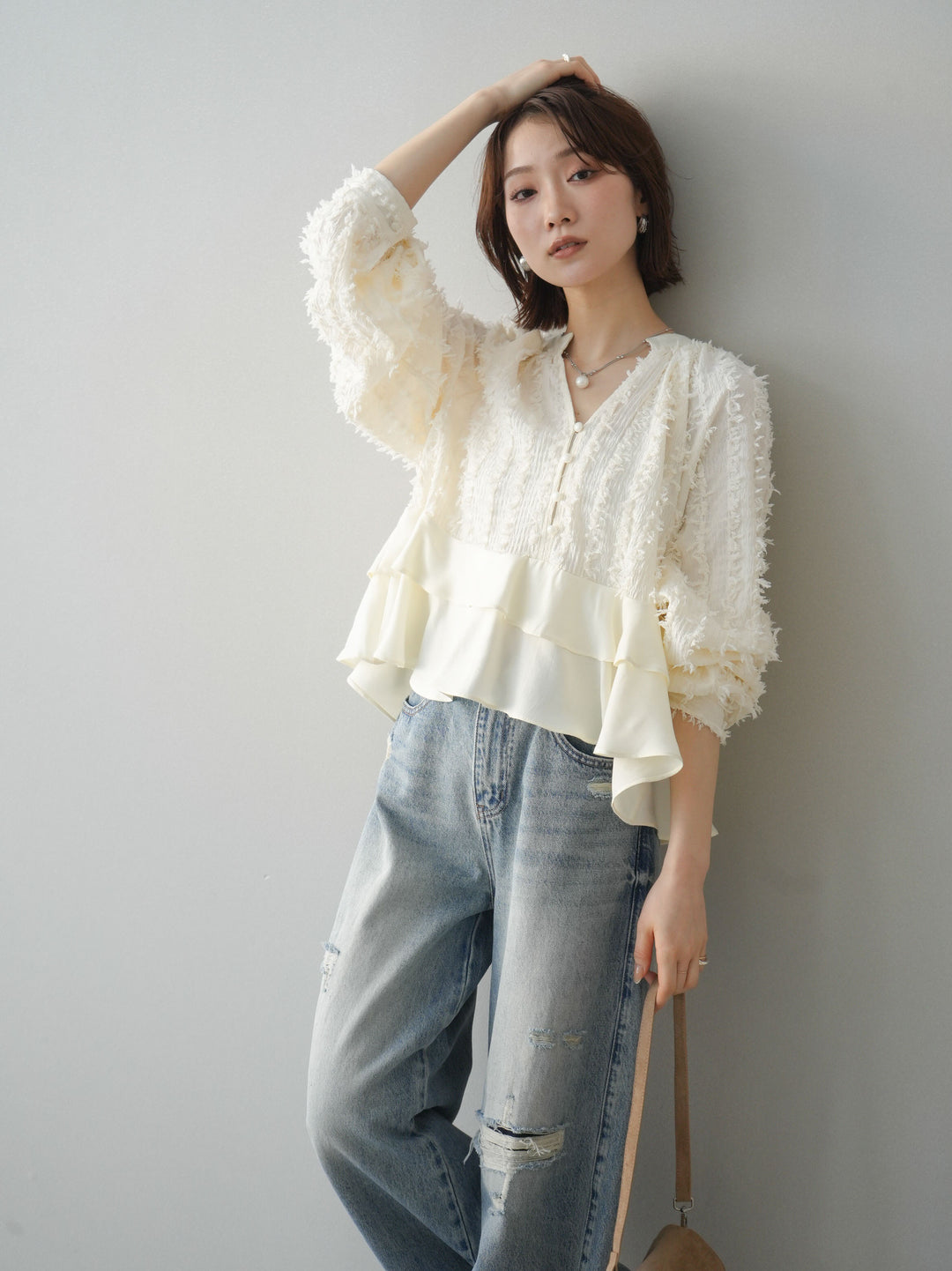[予約]ジャガードぺプラムフリルブラウス/ivory