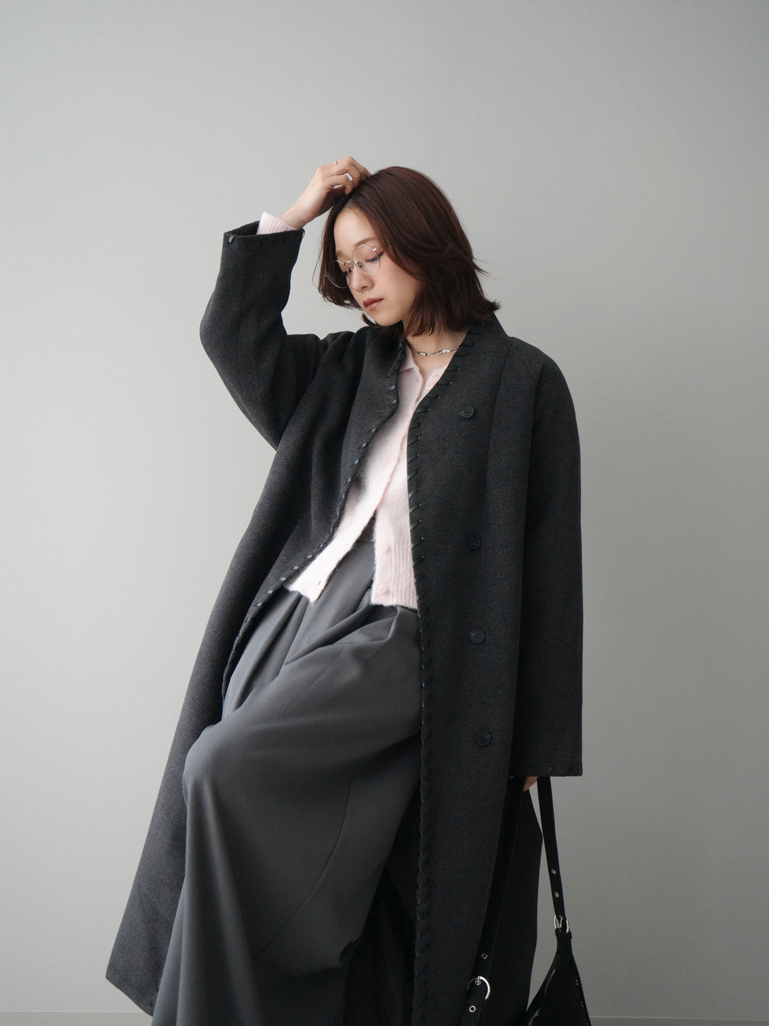 [SET]ハンドステッチ裏中綿ロングコート+モヘア衿付きボタンプルオーバー+テープベルトタックバギーパンツ(3set)