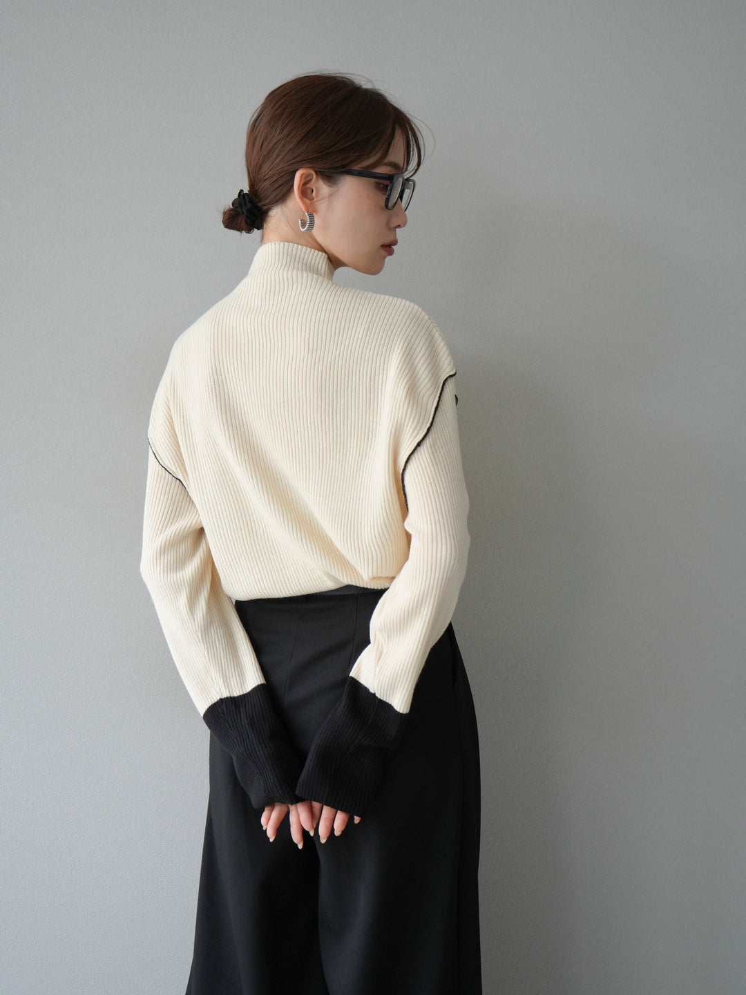 [予約]ボトルネック配色リブニットプルオーバー/エクリュ×ブラック