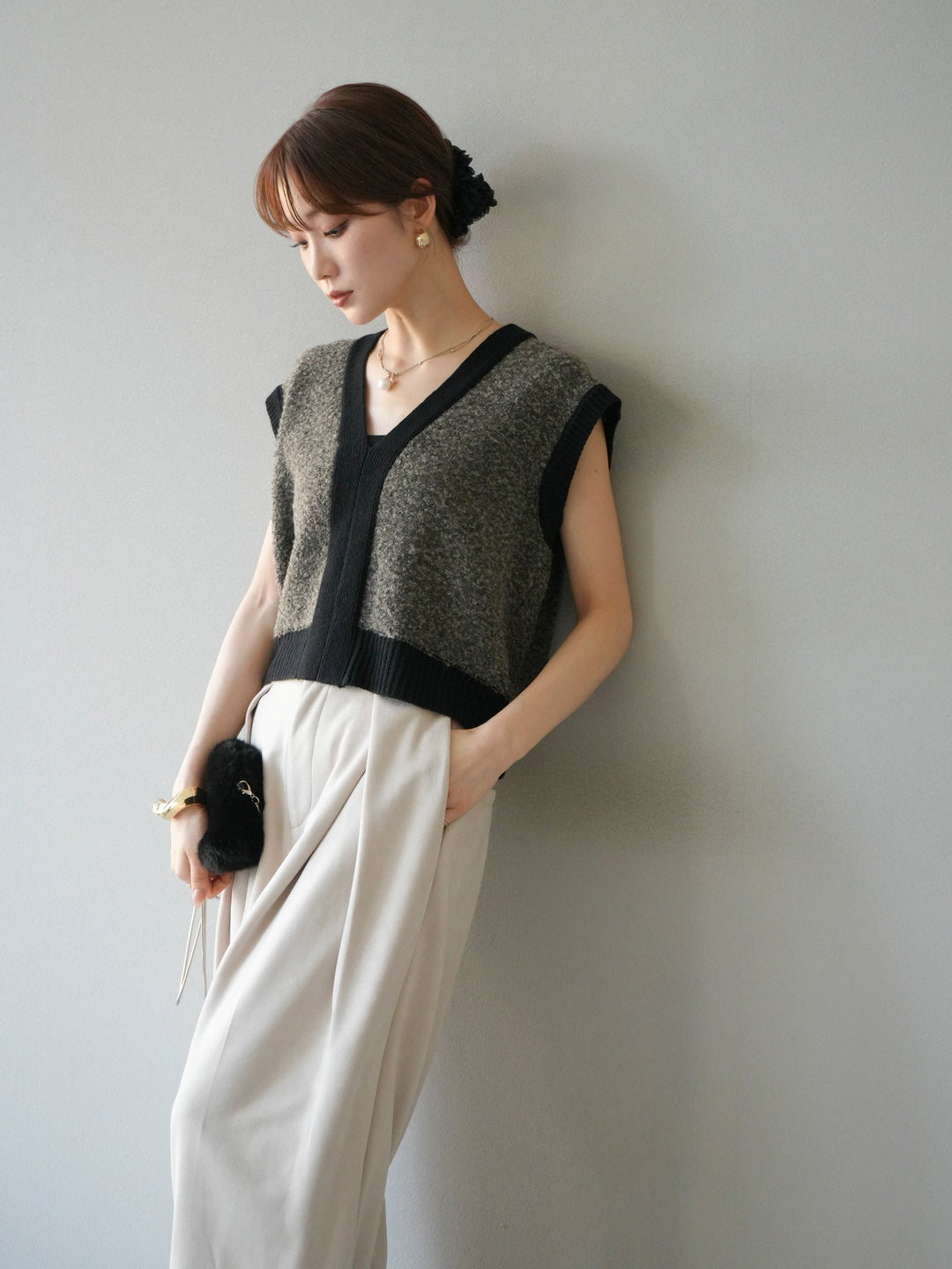 [予約]ブークレバイカラーニットベスト/チャコール