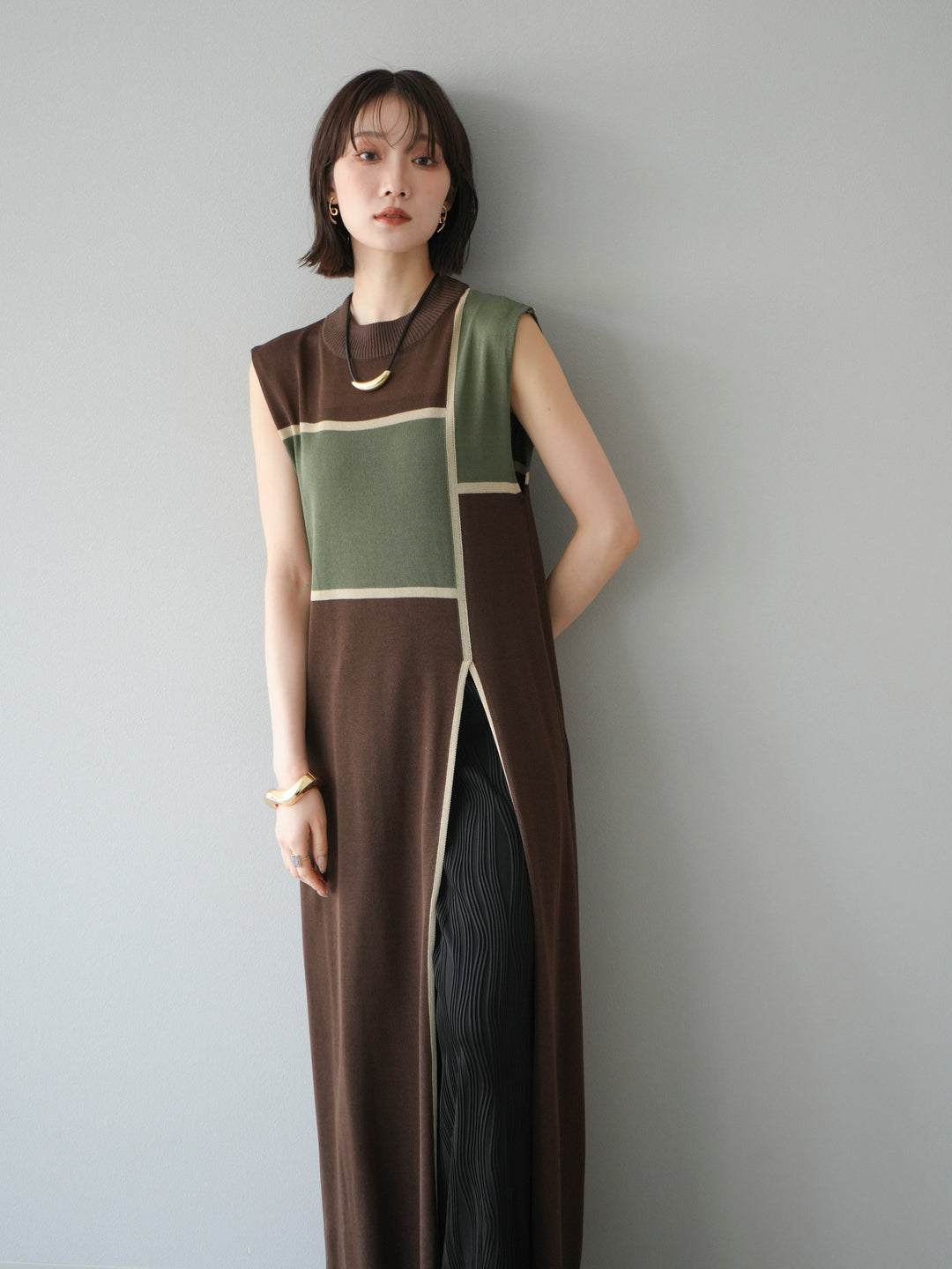 [SET] 配色開衩針織洋裝 + 波浪滾邊休閒褲 (2件套)