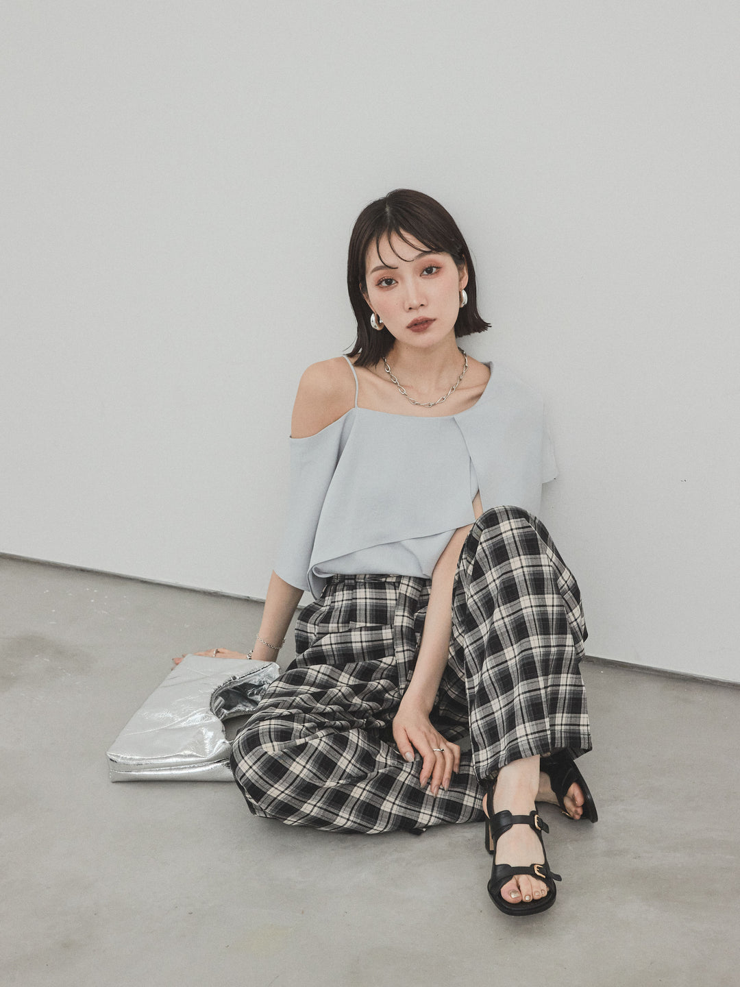 【預購】單肩荷葉上衣/灰色