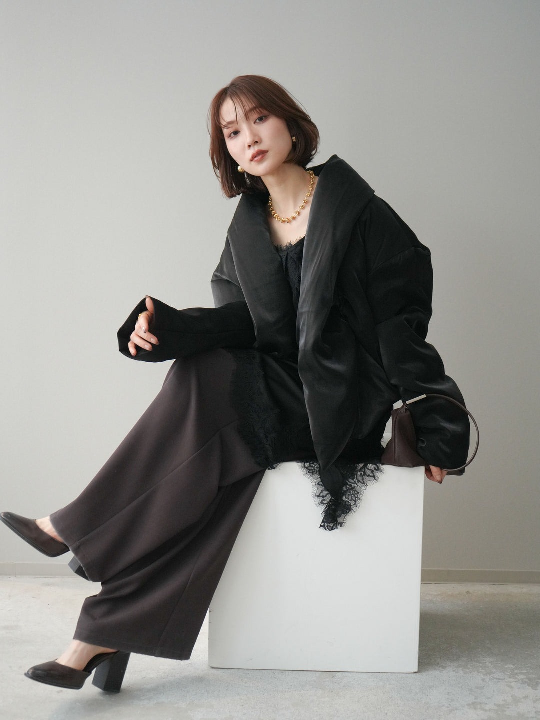 [20%オフ]シャイニーアシンメトリーダウンジャケット/black