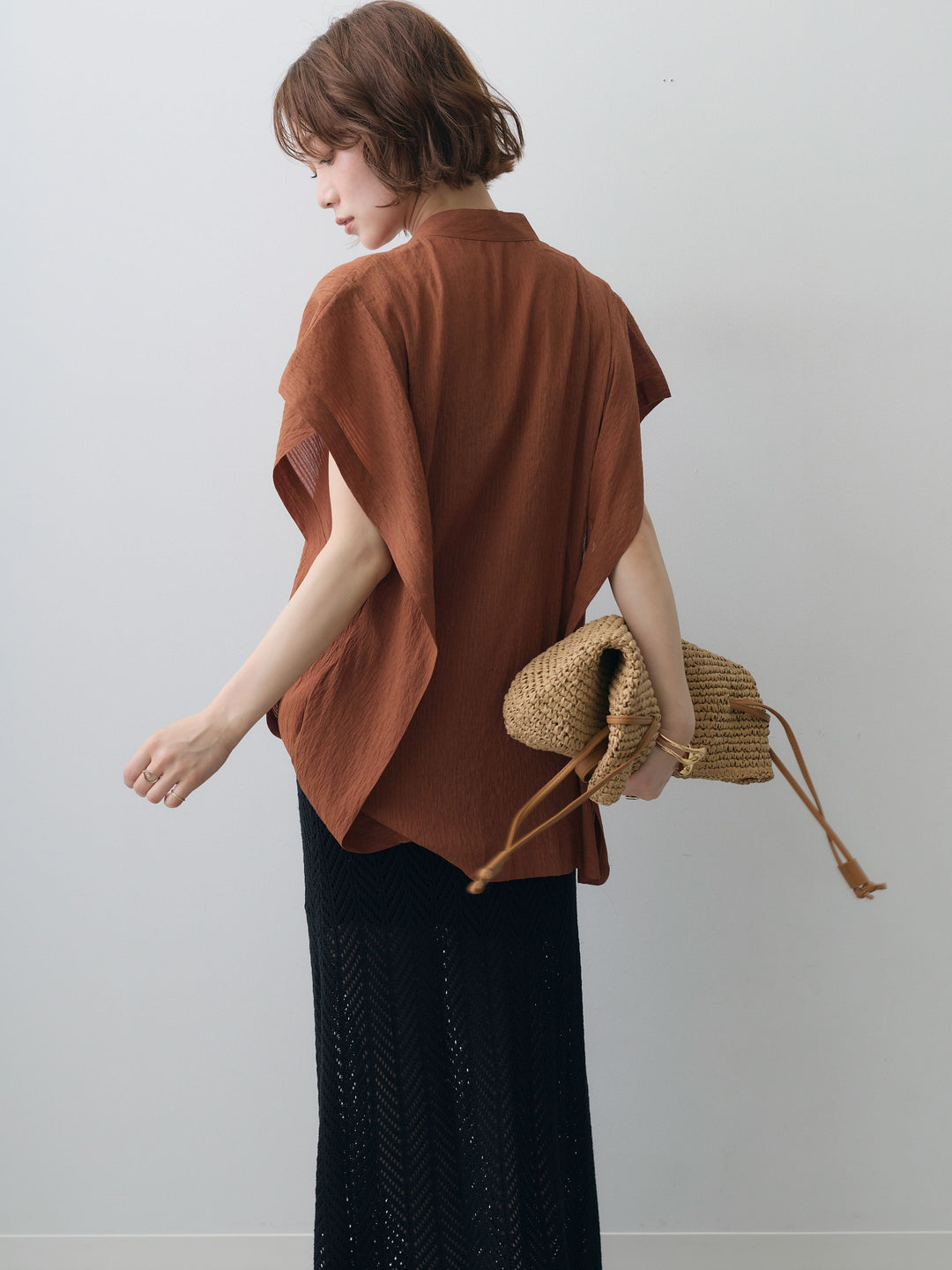 [予約]スクエアショルダーノースリワッシャーブラウス/brown