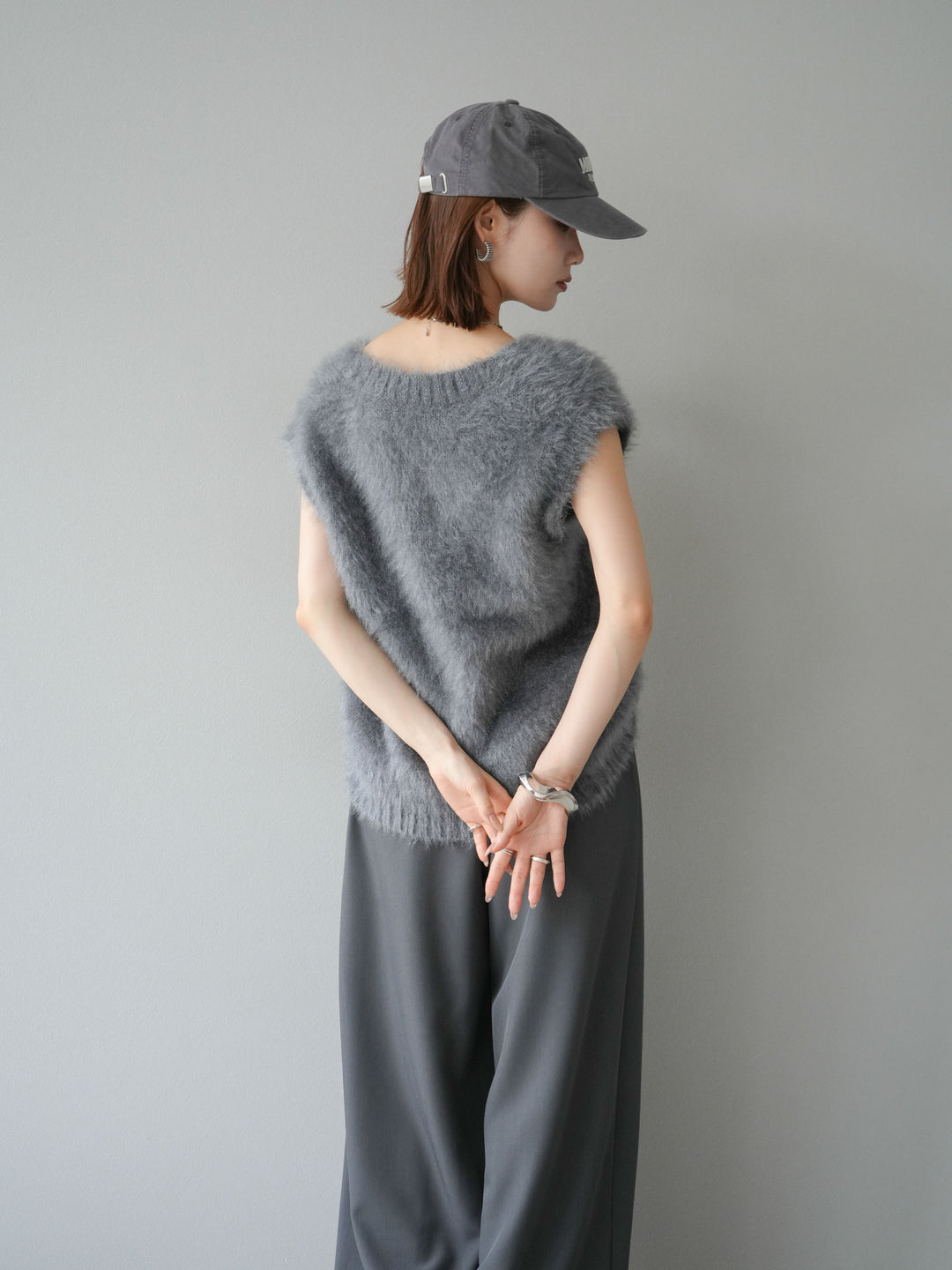 [予約]ラメシャギーVネックニットベスト/グレー