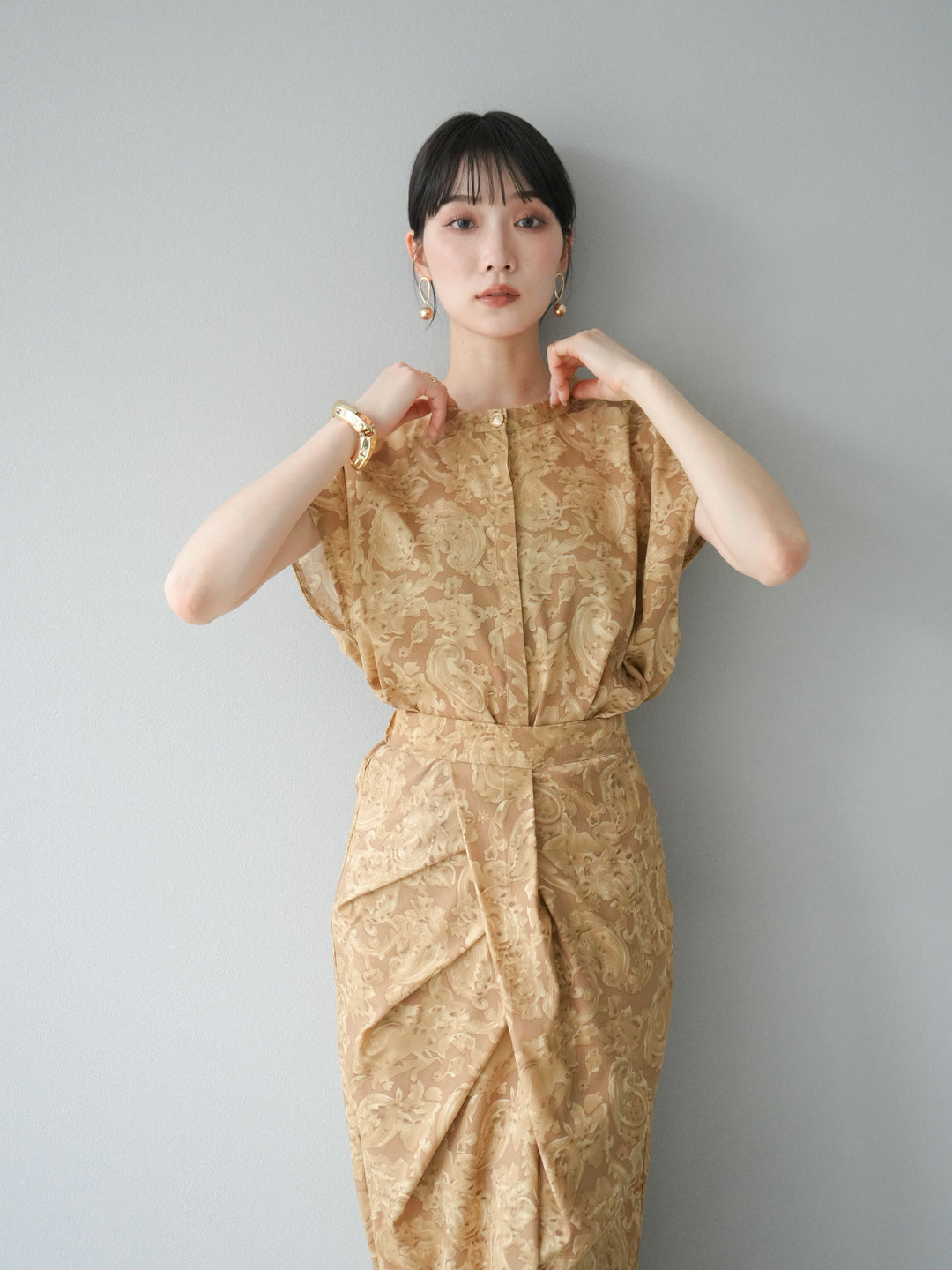 [SET]ペイズリープリントゴールドボタンブラウス+ペイズリープリントタックIラインスカート(2set)
