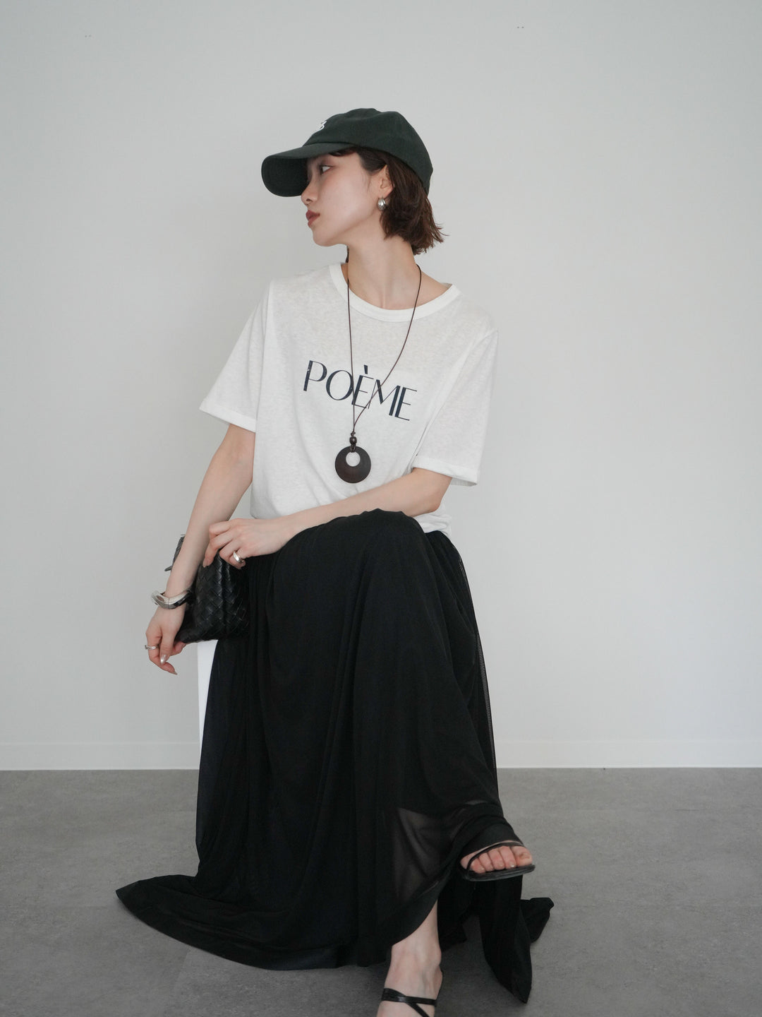 【套裝】Logo T卹配圓形項鍊+緞面滾邊薄紗喇叭裙（兩件套）