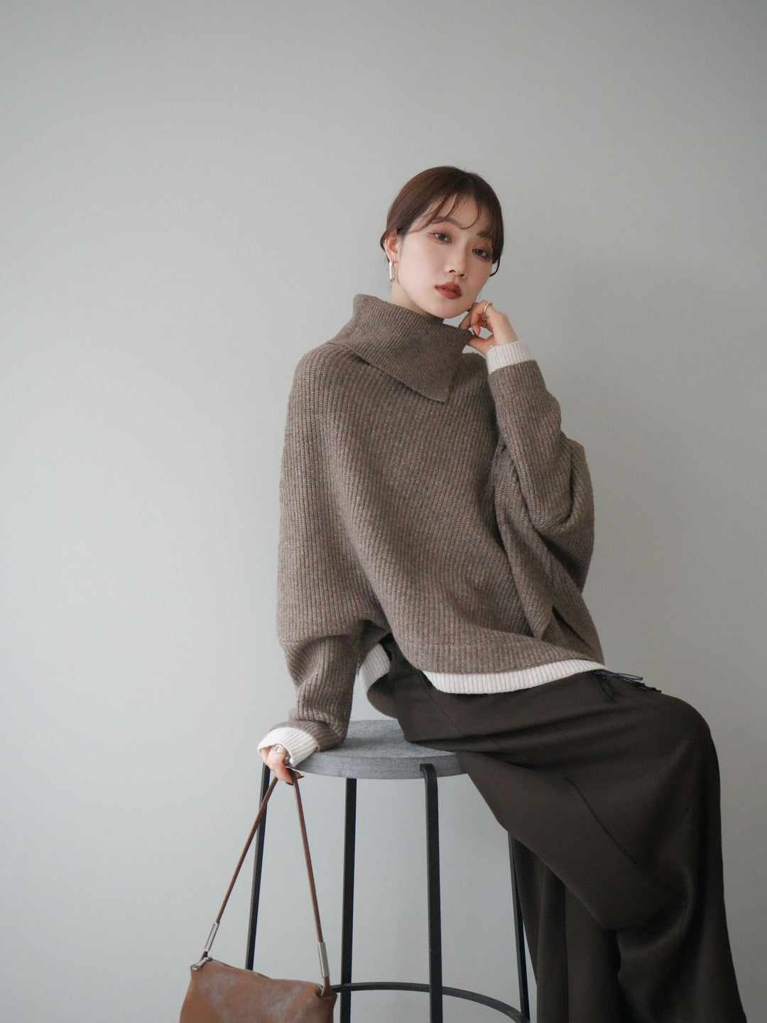 [予約]配色アシンメトリードルマンニットプルオーバー/oatmeal