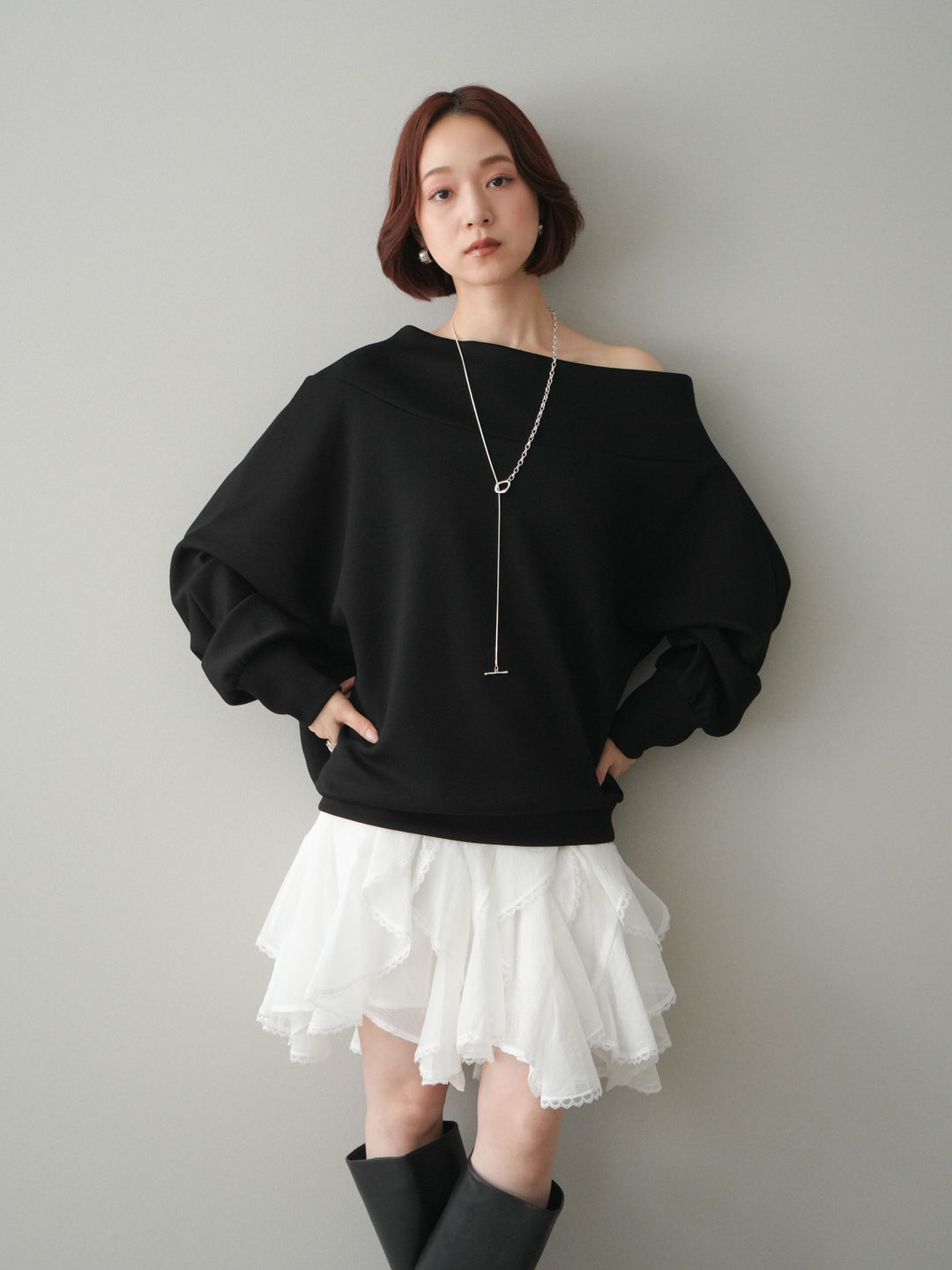 [SET]アシンメトリーオフショルポンチプルオーバー+ラッフルレースミニスカート(2set)