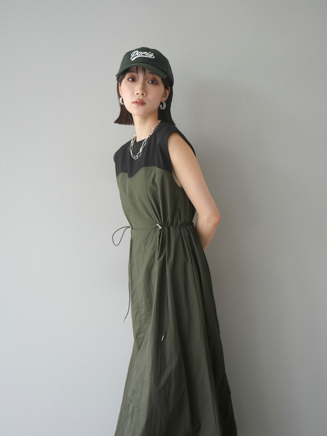 [SET] 剪裁對接尼龍洋裝 + 可選飾品套裝 (2 套)