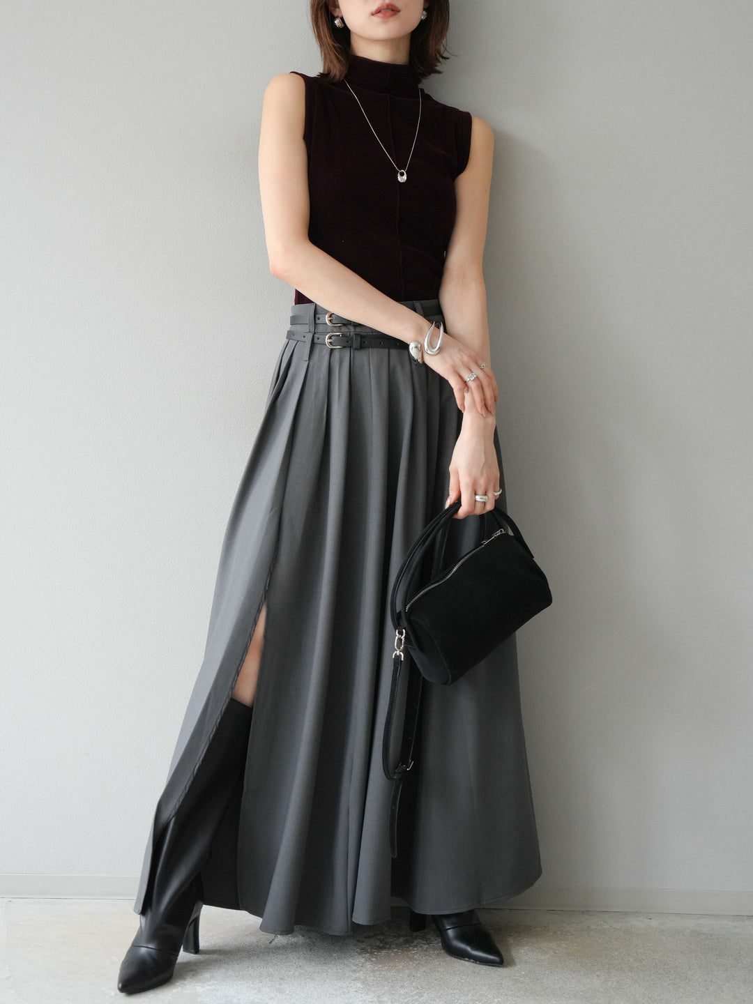 [SET]シアーベロアプチネックノースリーブトップス+エステルプリーツスリットスカート(2set)