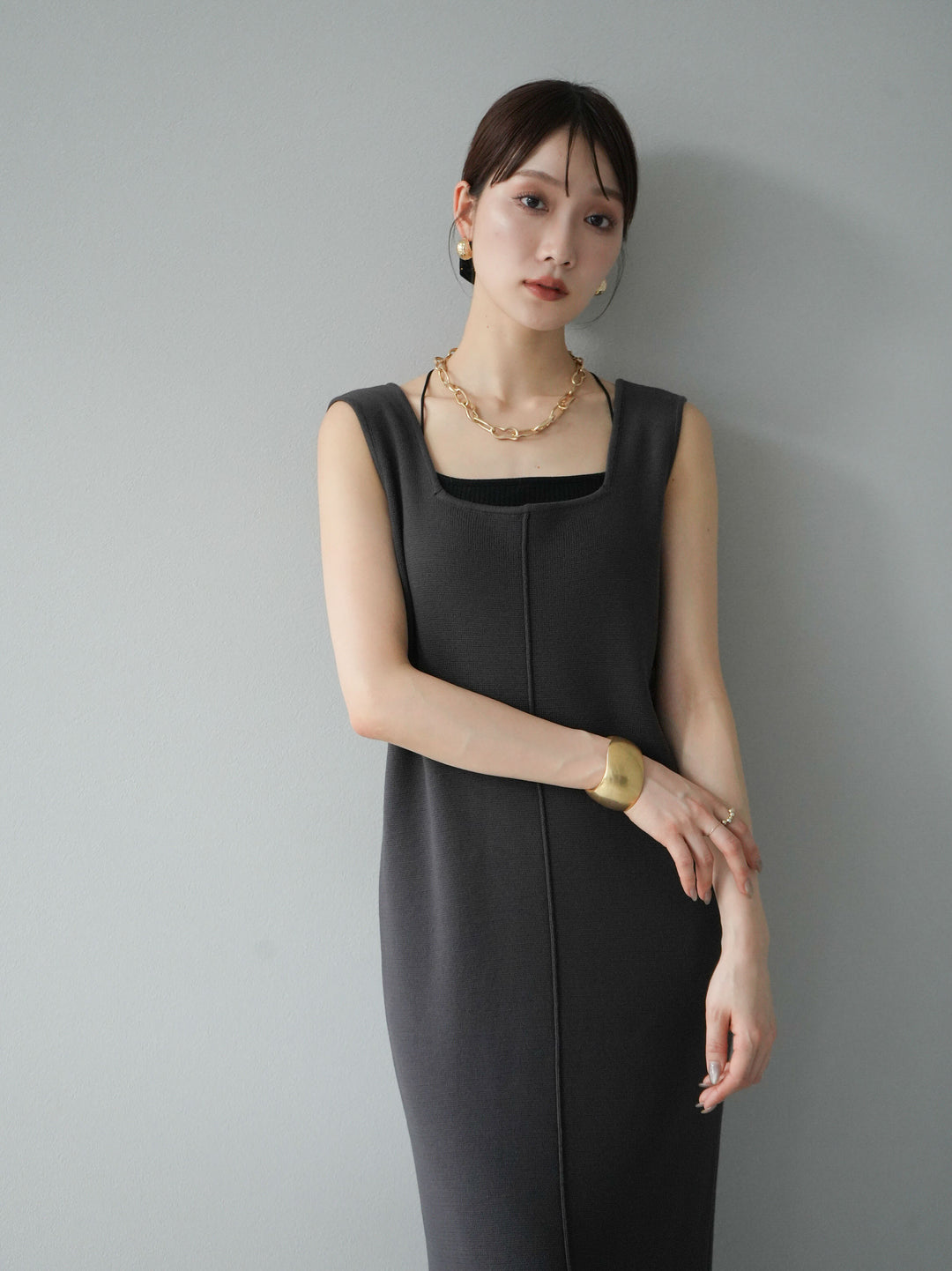 [預訂] 方領針織洋裝/炭灰