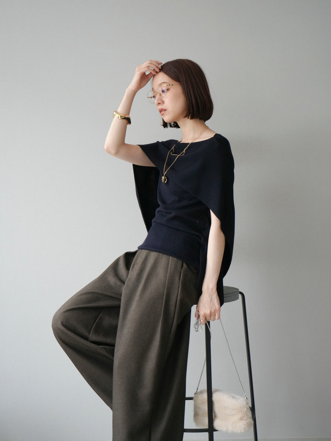 [予約]マントデザインスリットドルマンニット/ネイビー