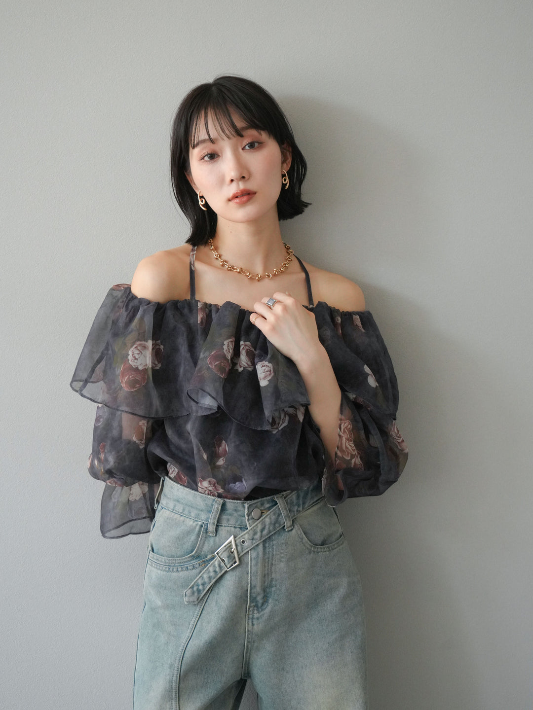 【預購】花朵露肩襯衫/藏青色