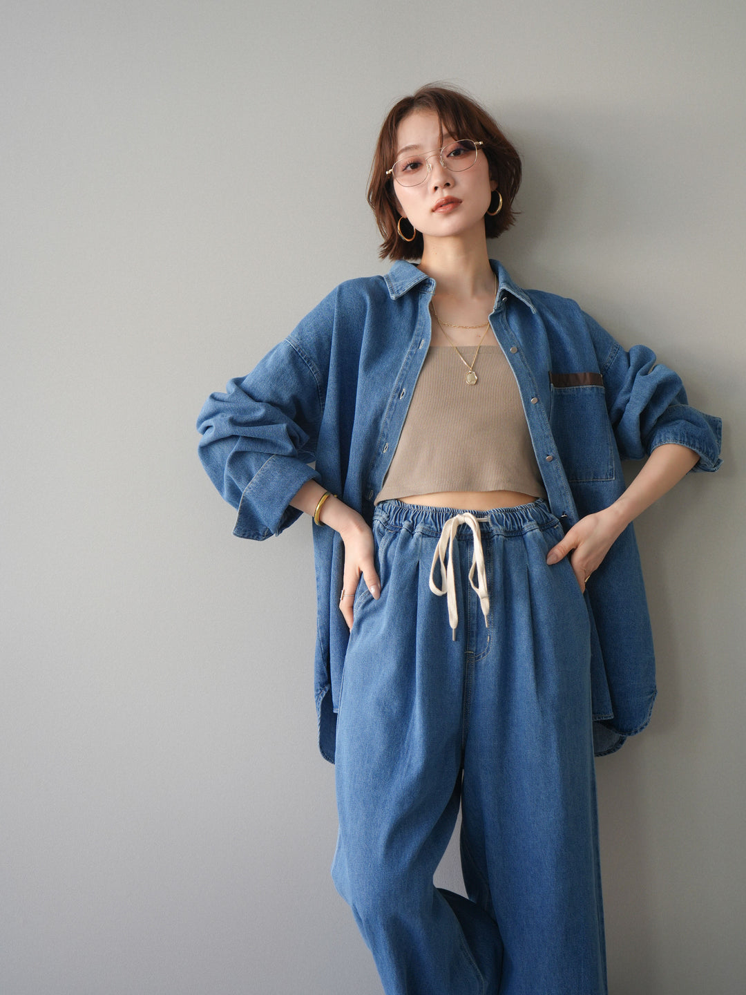 [SET]ポイントレザーオーバーデニムシャツ+ドロストワイドデニムパンツ(2set)