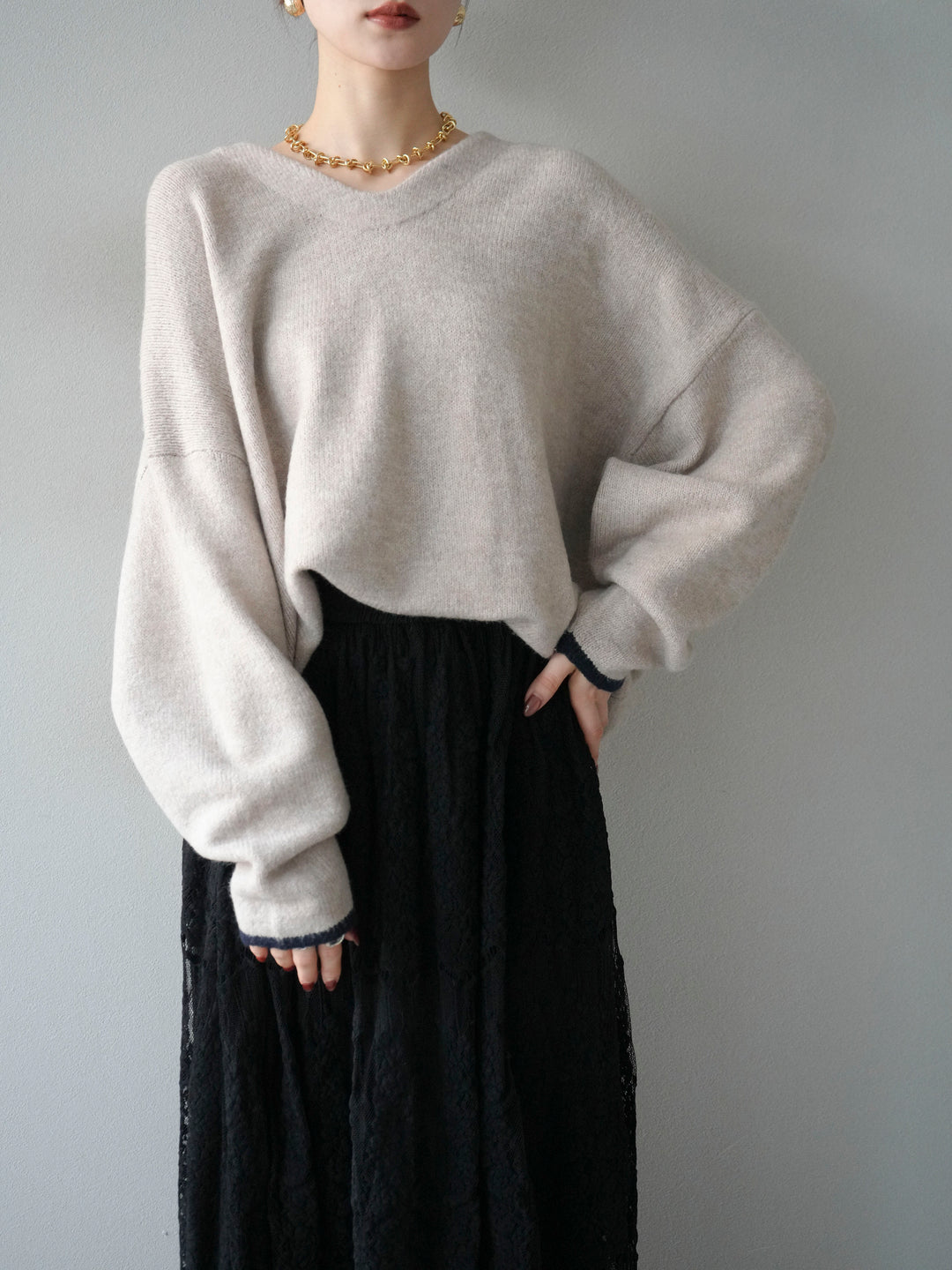 [SET]Vネック配色スリーブニットプルオーバー+選べるアクセセット(2set)