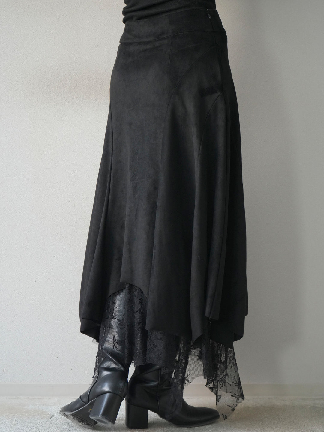 [予約]スエード裾レースアシンメトリースカート/black