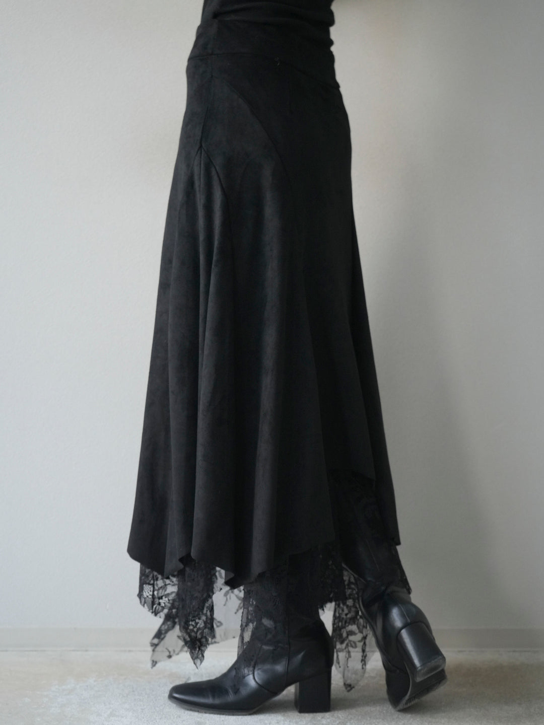 [予約]スエード裾レースアシンメトリースカート/black