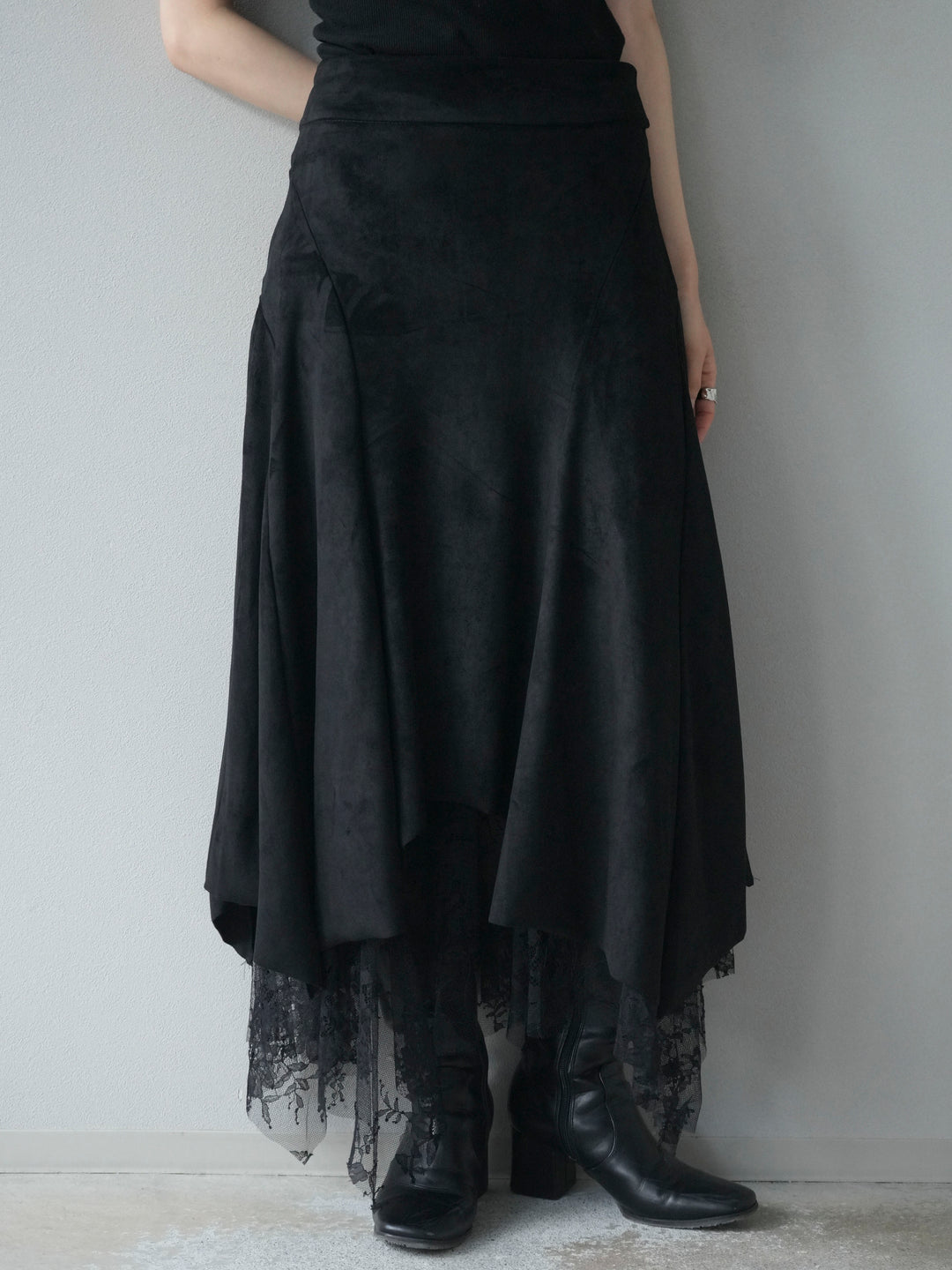 [予約]スエード裾レースアシンメトリースカート/black