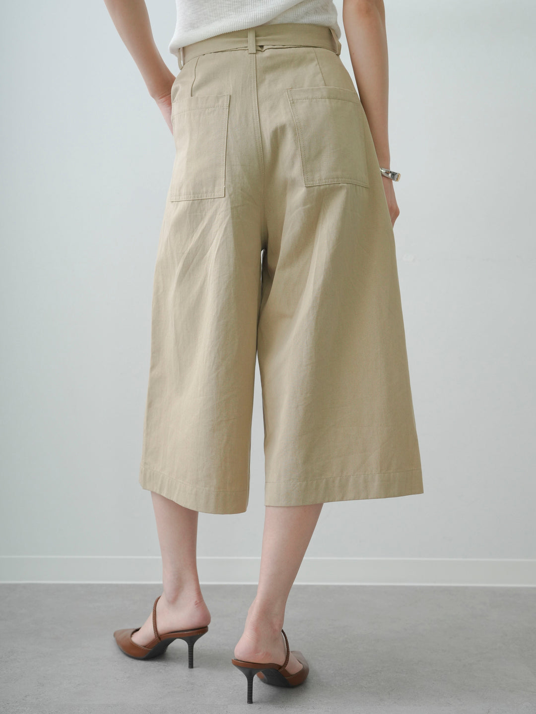 [予約]ベルトデザインタックミドルパンツ/beige