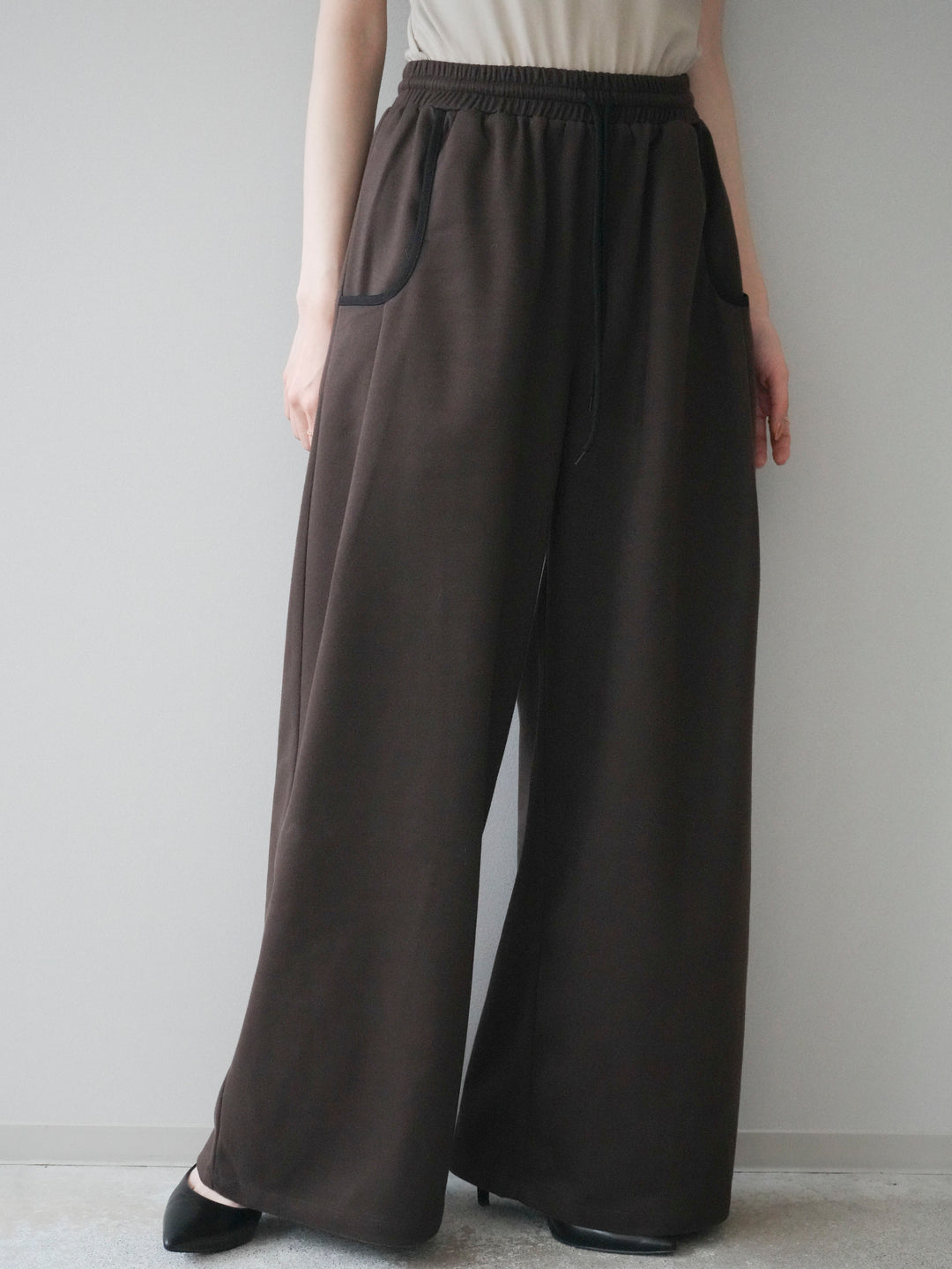 [予約]配色パイピングイージーパンツ/brown