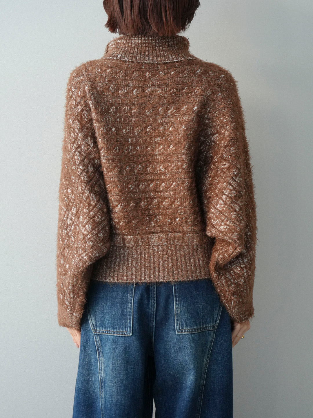 [予約]オフタートルケーブル編みニットプルオーバー/brown