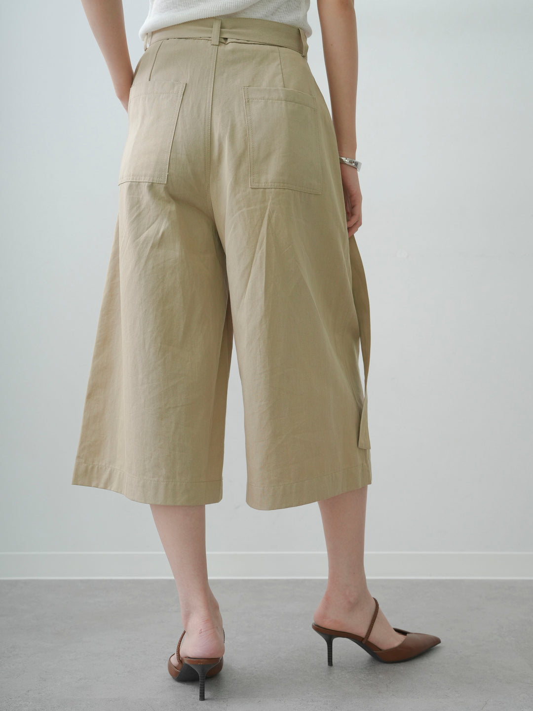 [予約]ベルトデザインタックミドルパンツ/beige
