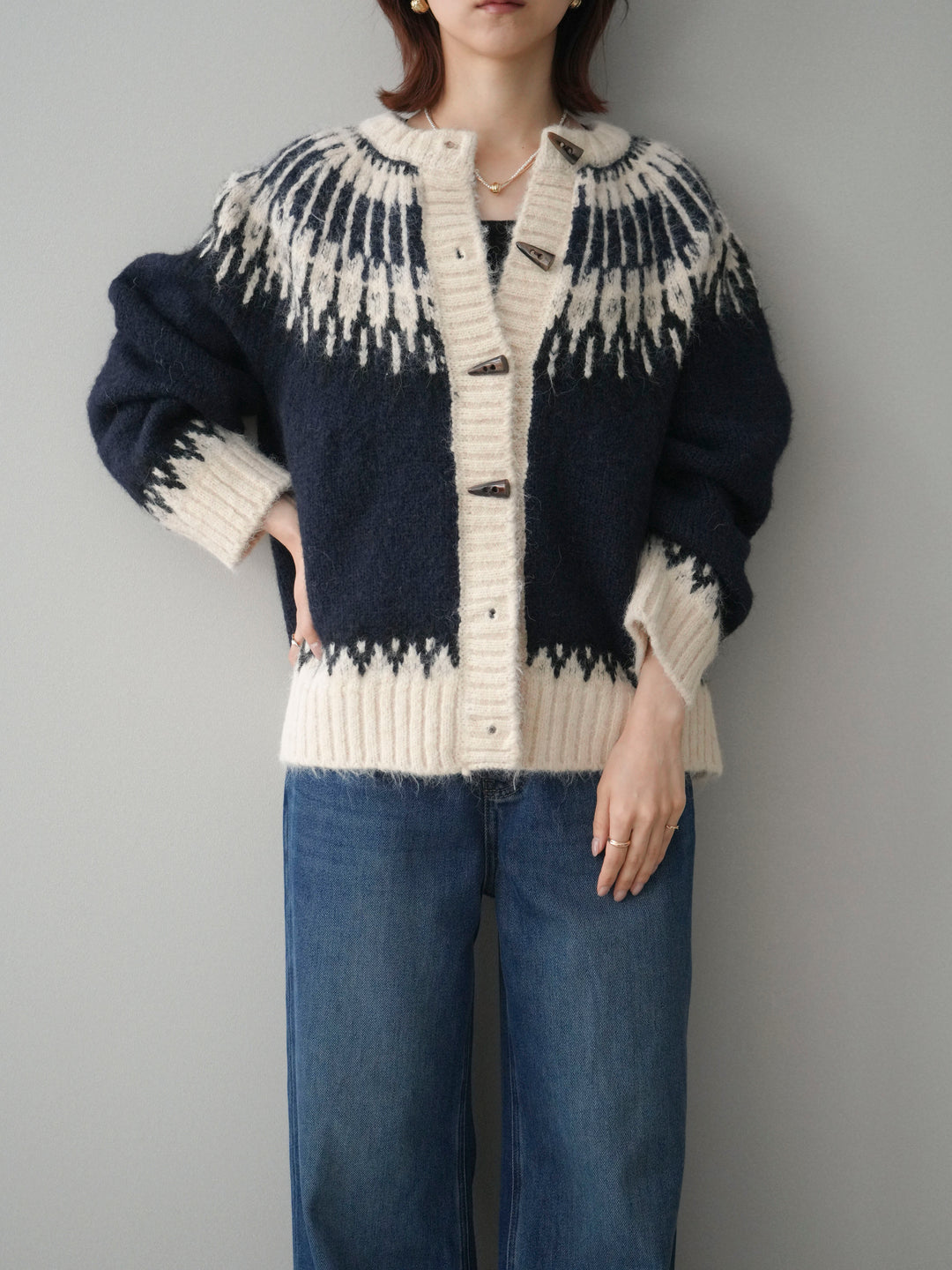 [SET]トグルボタン求心柄ニットカーディガン+裏起毛裾フリンジワイドデニムパンツ(2set)