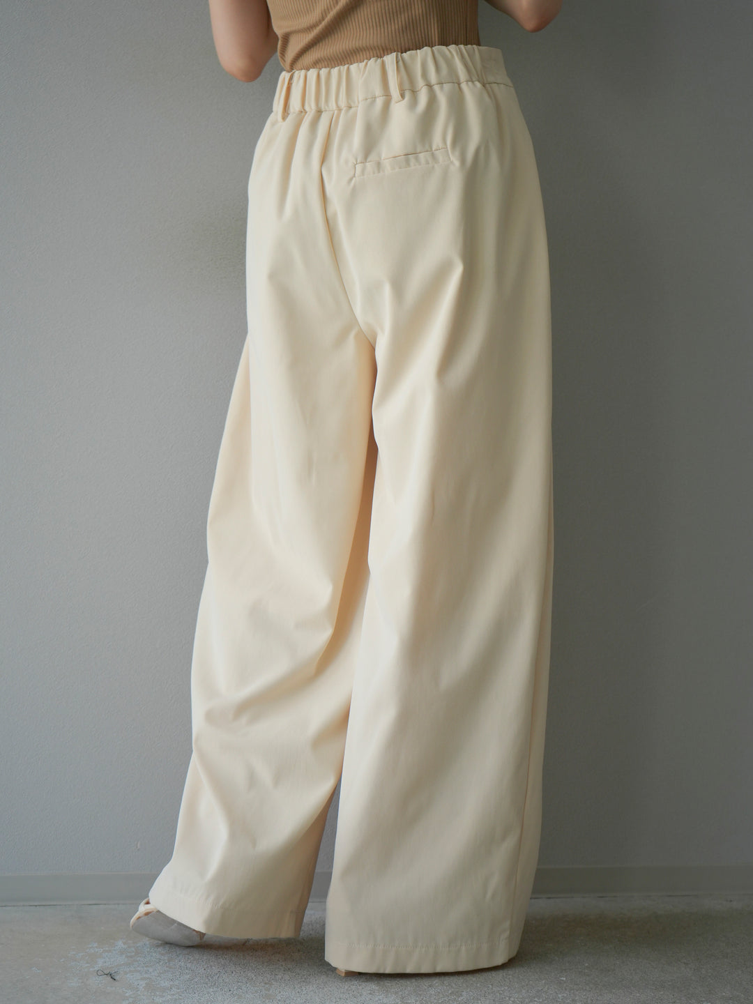 [予約]タックデザインワイドパンツ/アイボリー