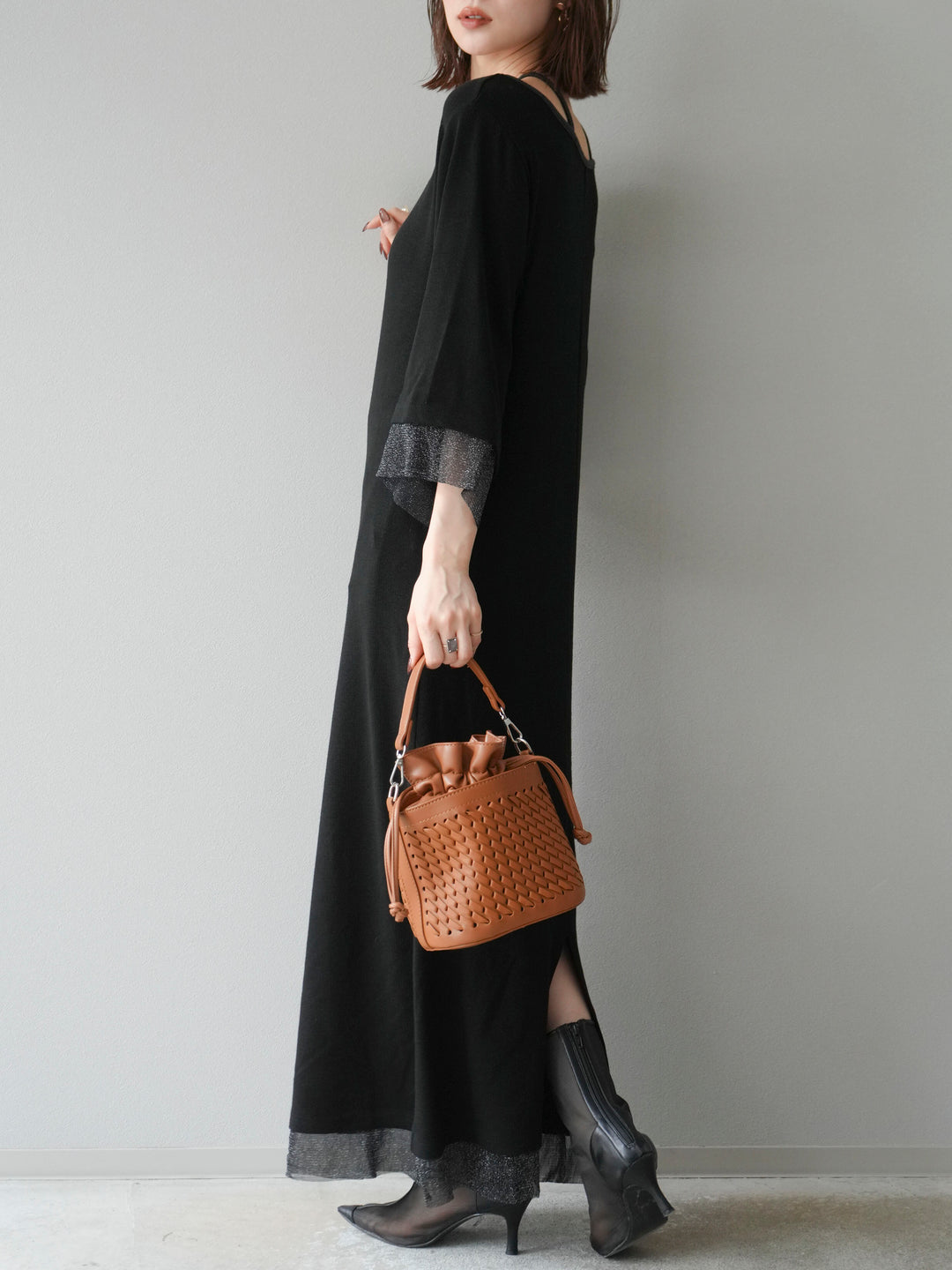 [予約]デザインネックラメシアー切替ニットワンピース/ブラック