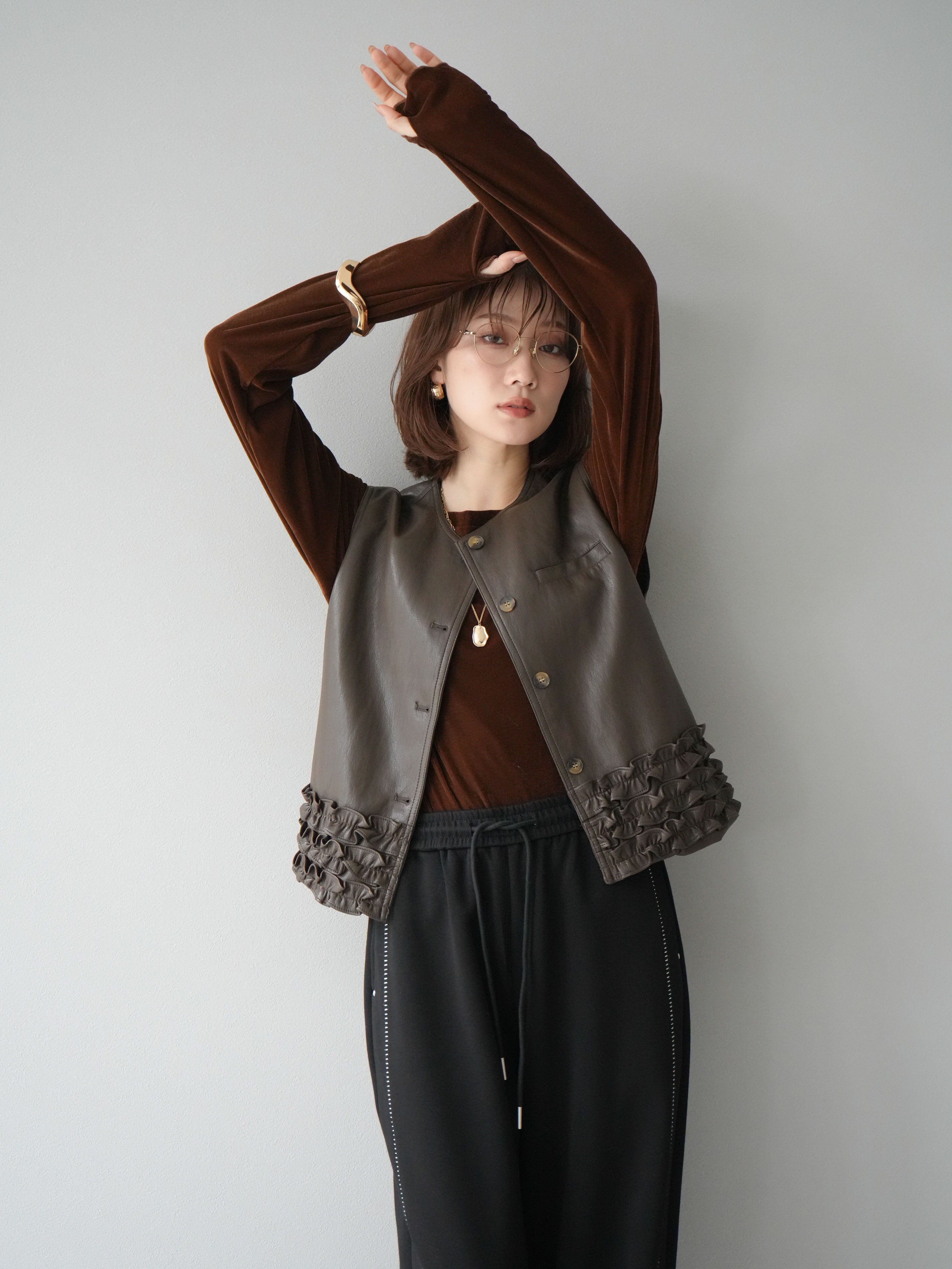 予約]シアーベロアフィンガーホールトップス/ブラウン – Lumier