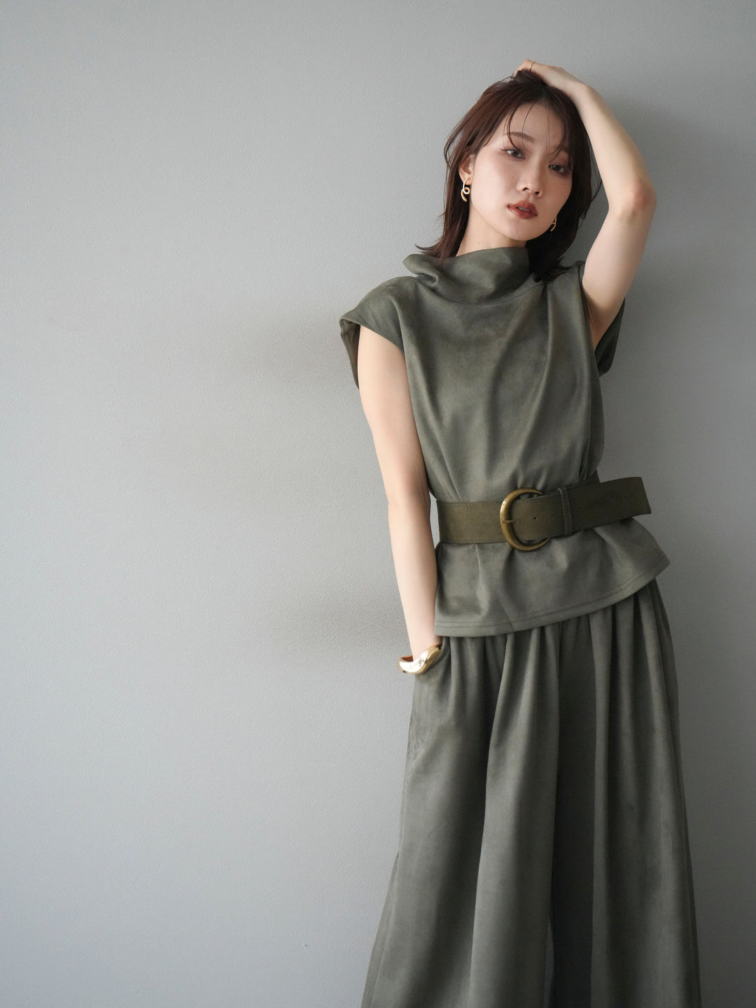 [SET]ベルト付スエードハイネックプルオーバー＆ワイドパンツSET UP