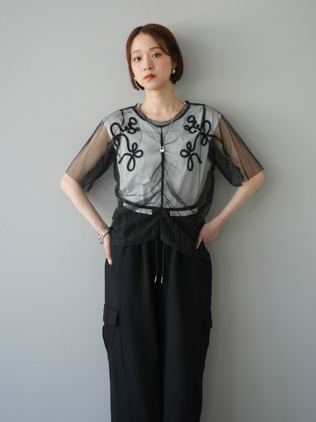 [SET]ラメチュールシャーリングプルオーバー+コード刺繍フレンチスリーブTシャツ(2set)