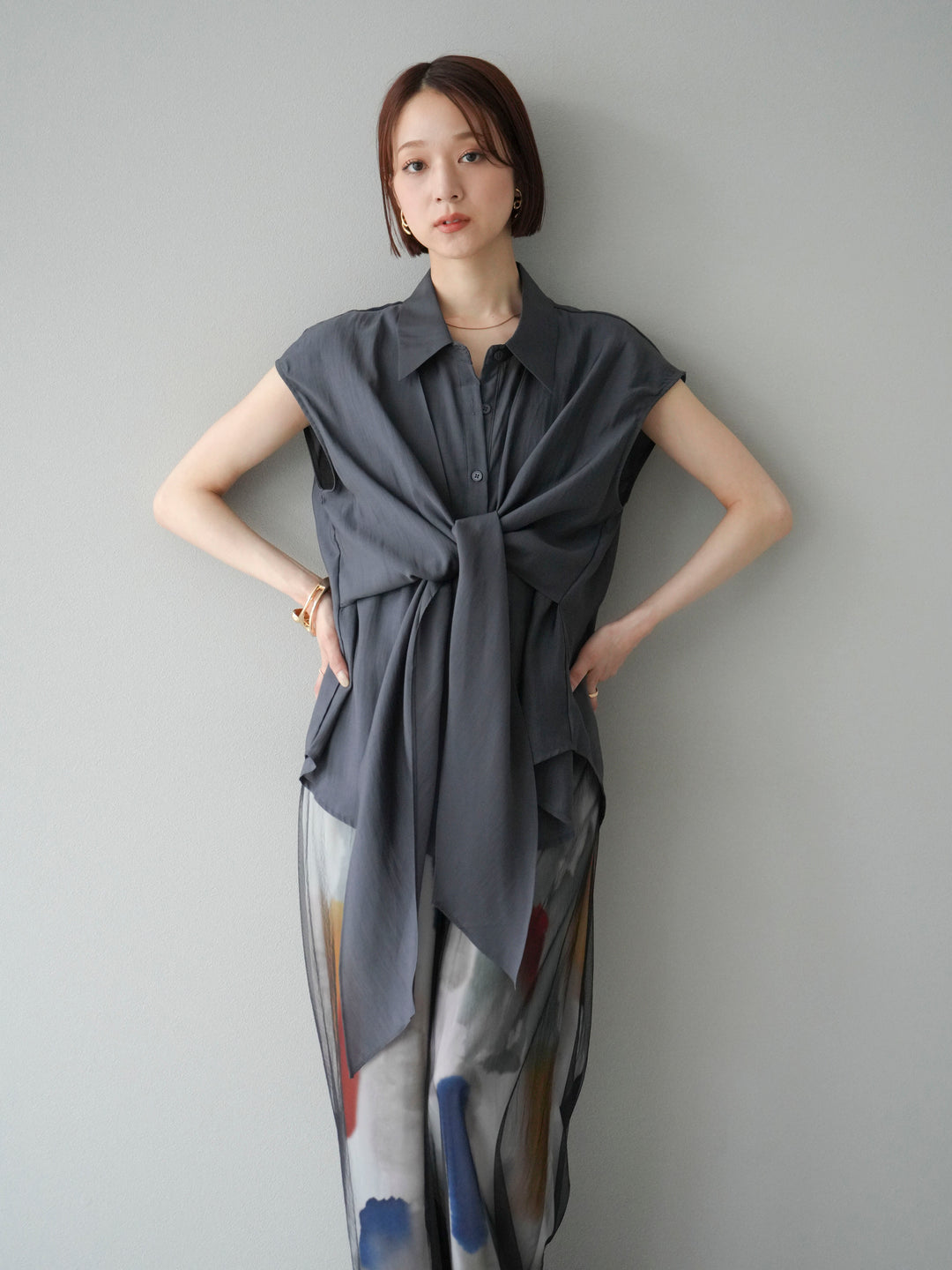 [予約]フロントタイシアーブラウス/チャコール