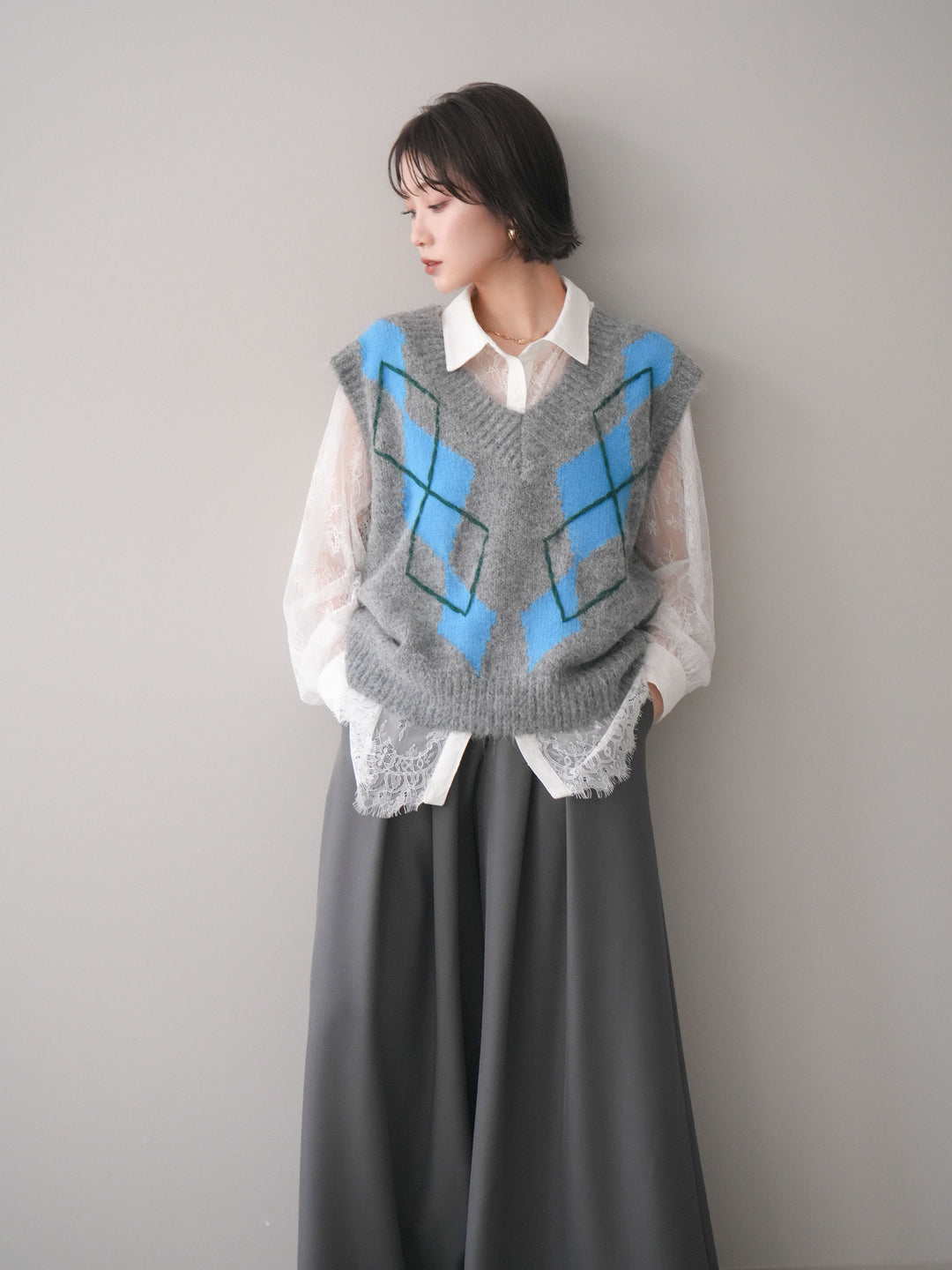 [SET]アーガイルVネックニットベスト+総レースボリュームスリーブシャツ(2set)