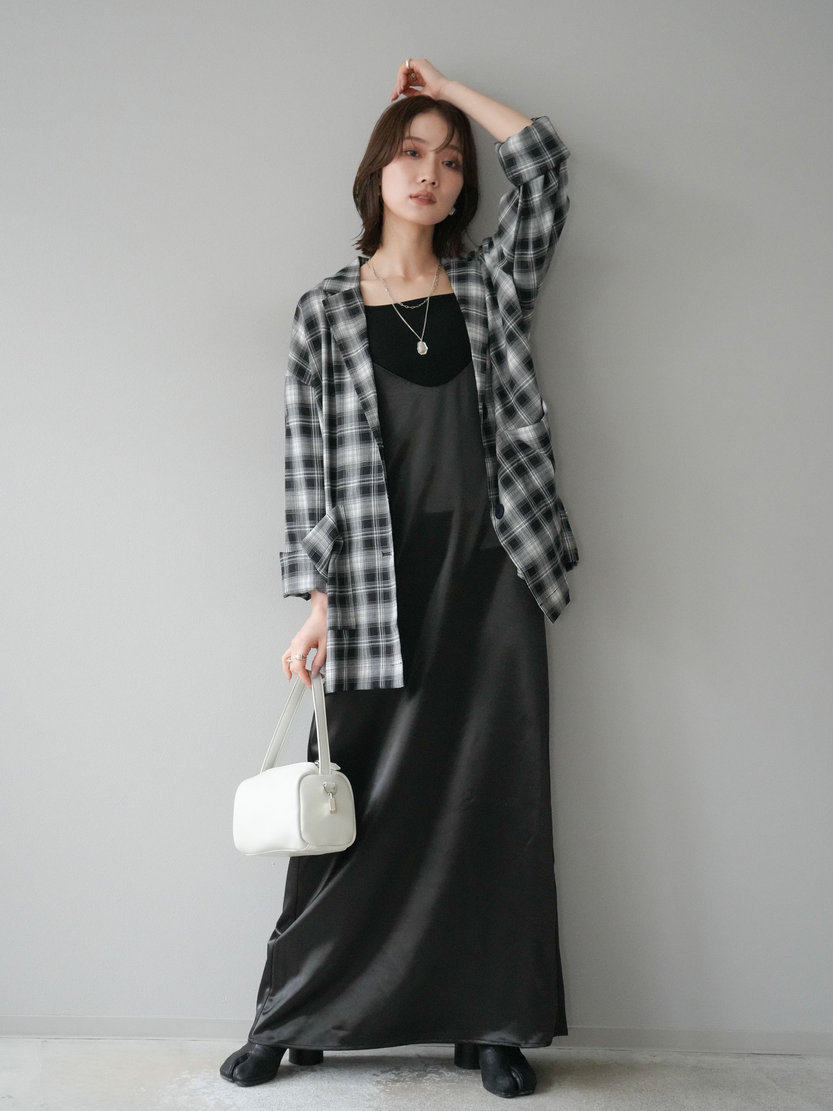 予約]サテンキャミワンピース/ブラック – Lumier