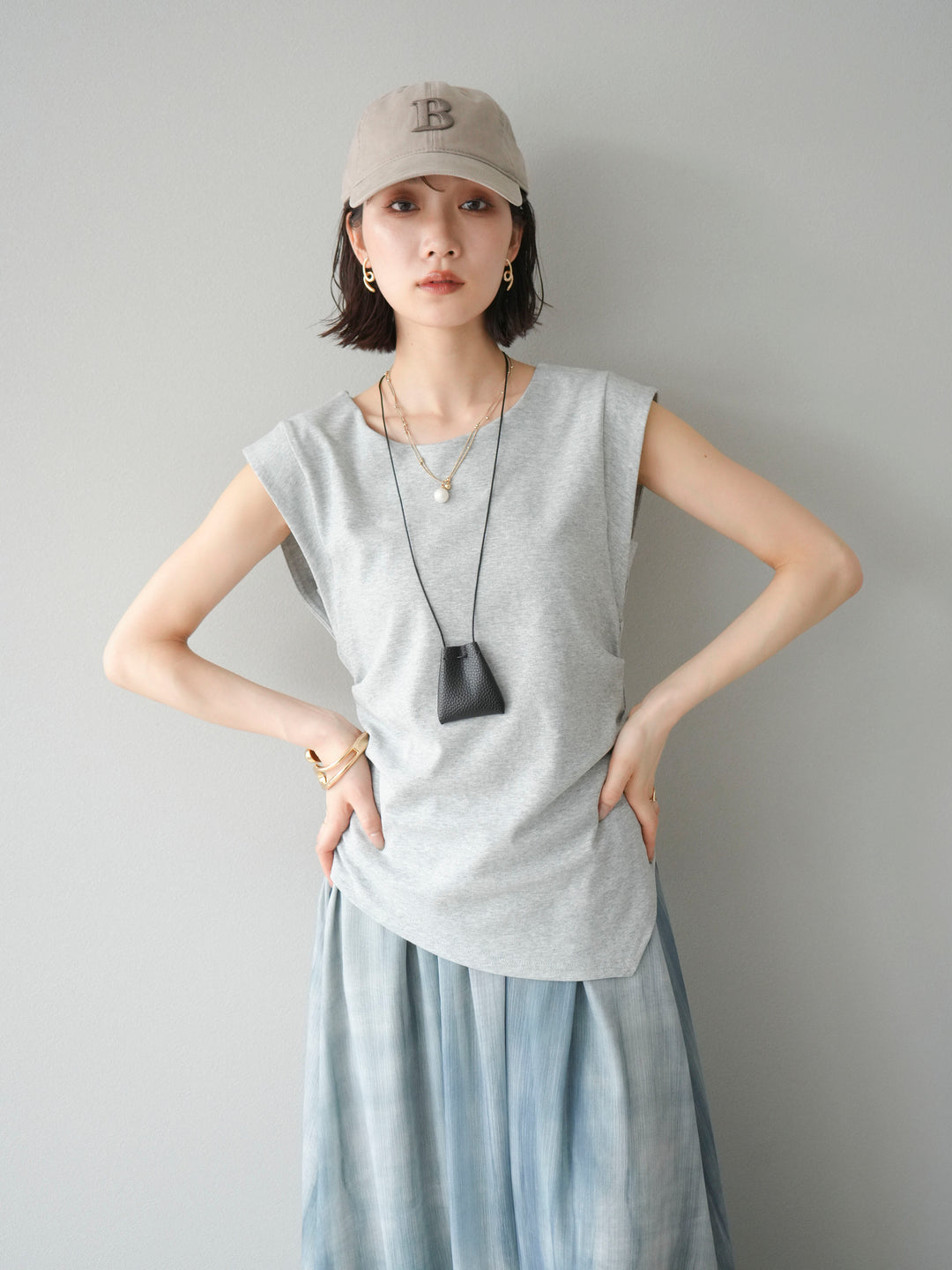 【預購】B logo刺繡棒球帽/灰褐色