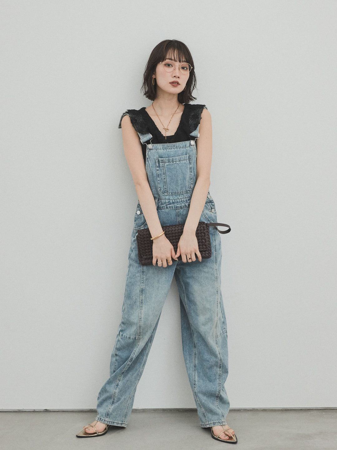 [SET]センターシームデニムサロペット +テープヤーンラッフルノースリトップス(2set)