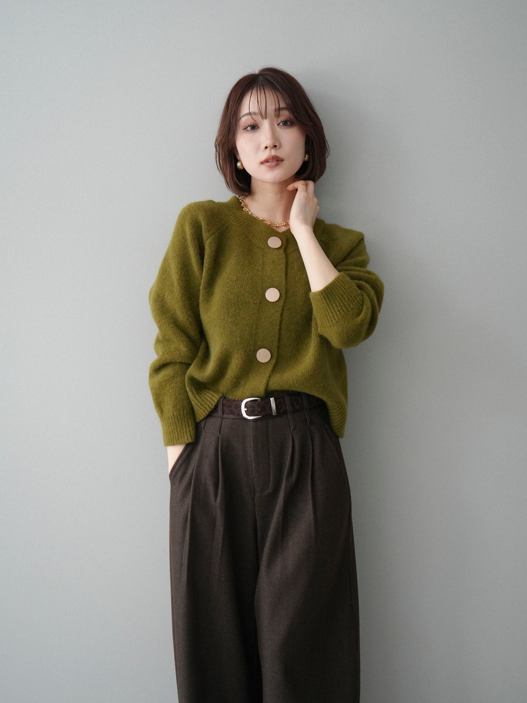 [SET]BIGボタンニットカーディガン+アニマル柄ベルト付きウールタッチワイドパンツ(2set)