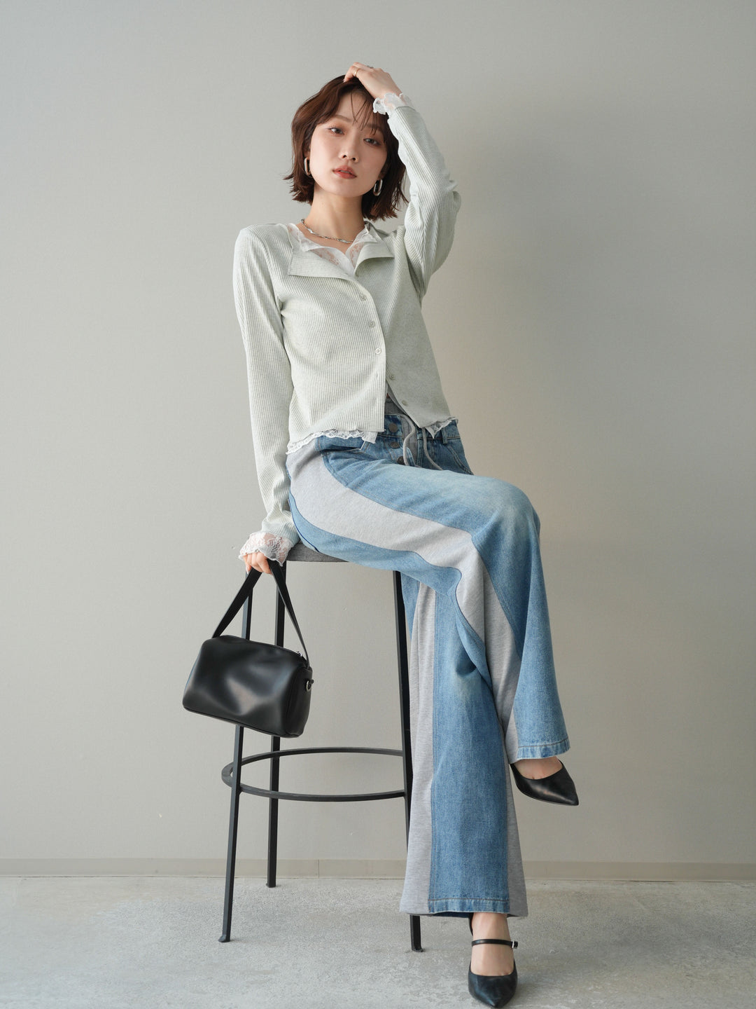 【預購】蕾絲拼接羅紋開襟衫 / 淺灰色